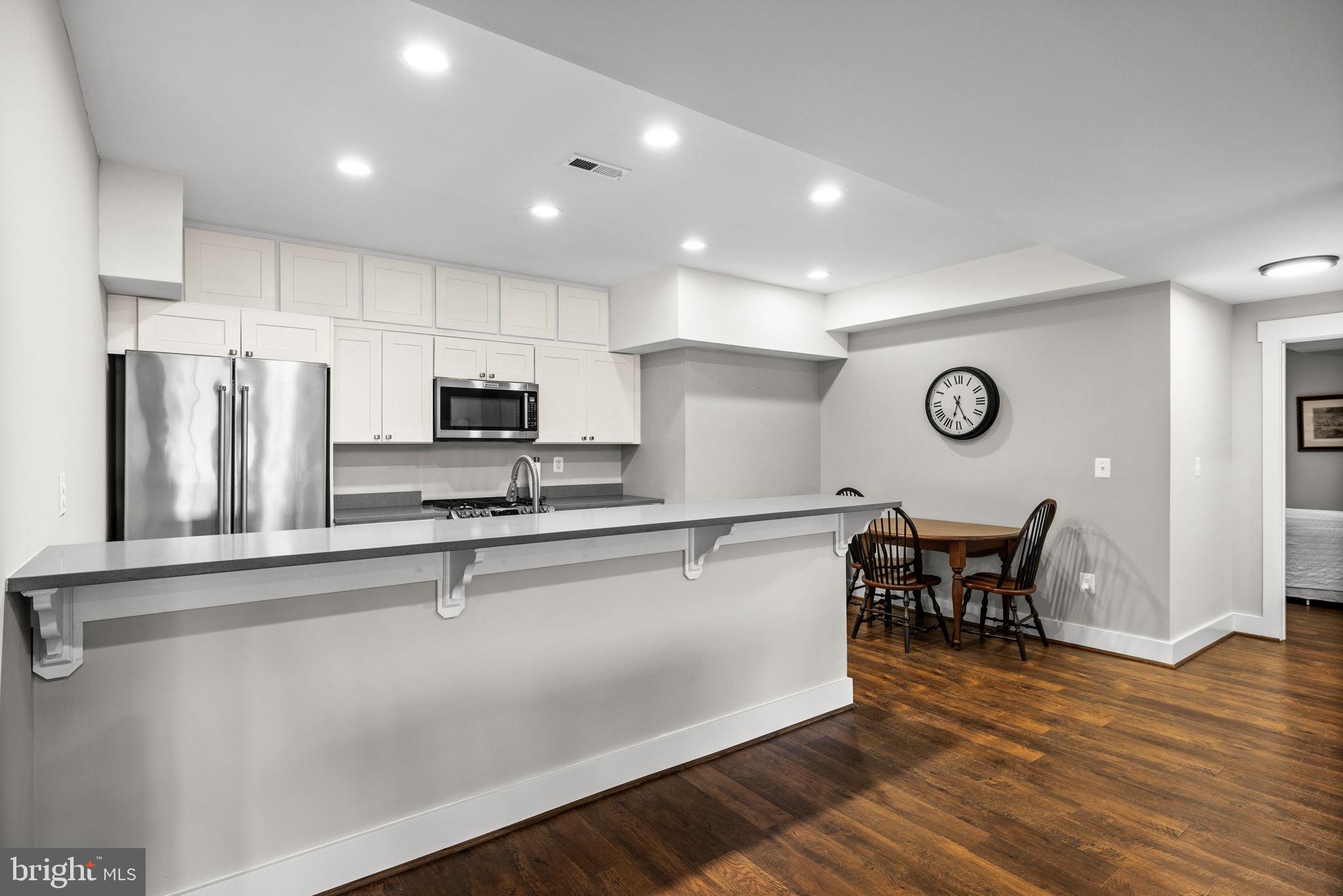 SUMMERVIEW POINT - Residential