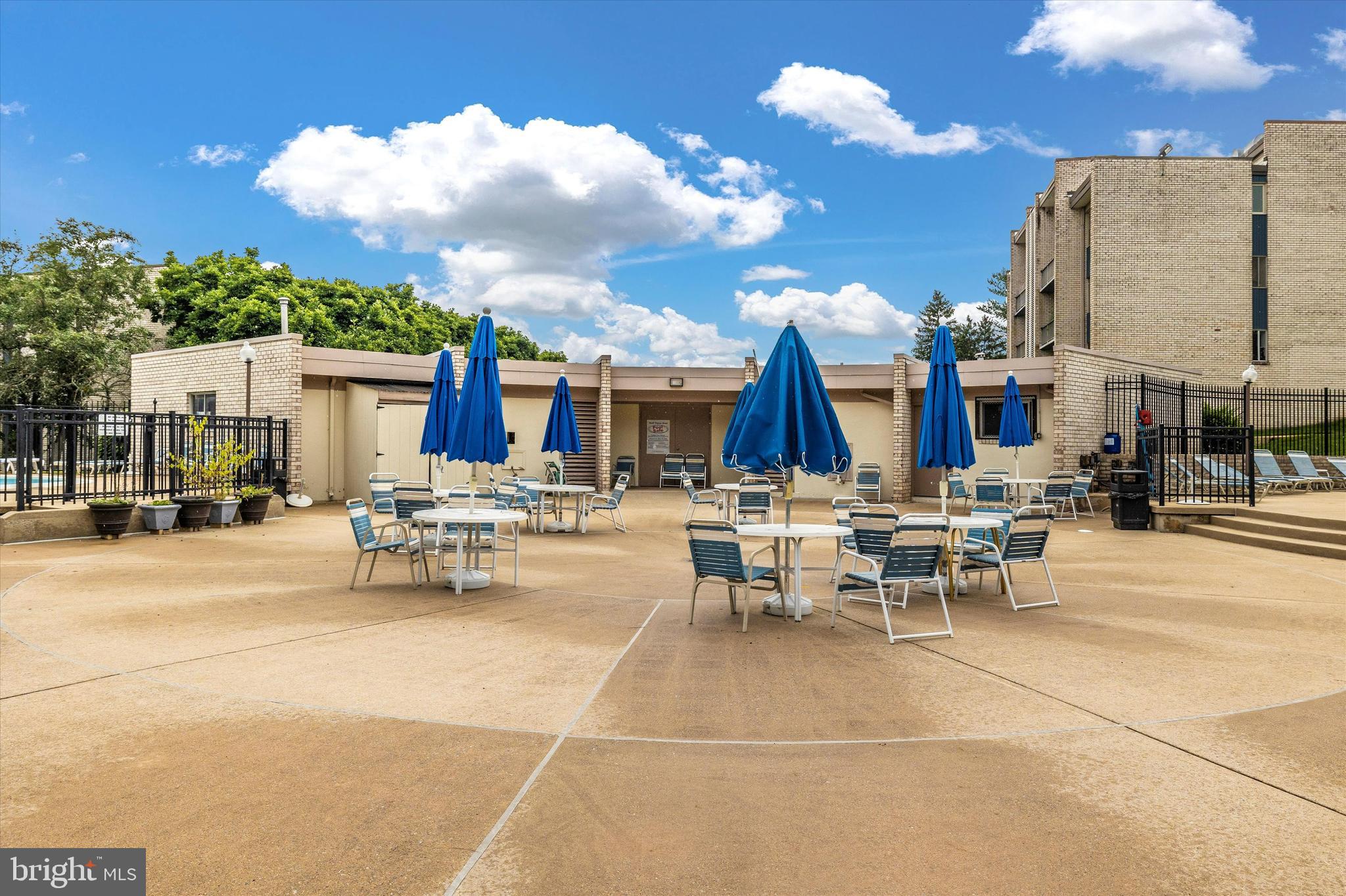 NORTH CREEK VIL - Residential