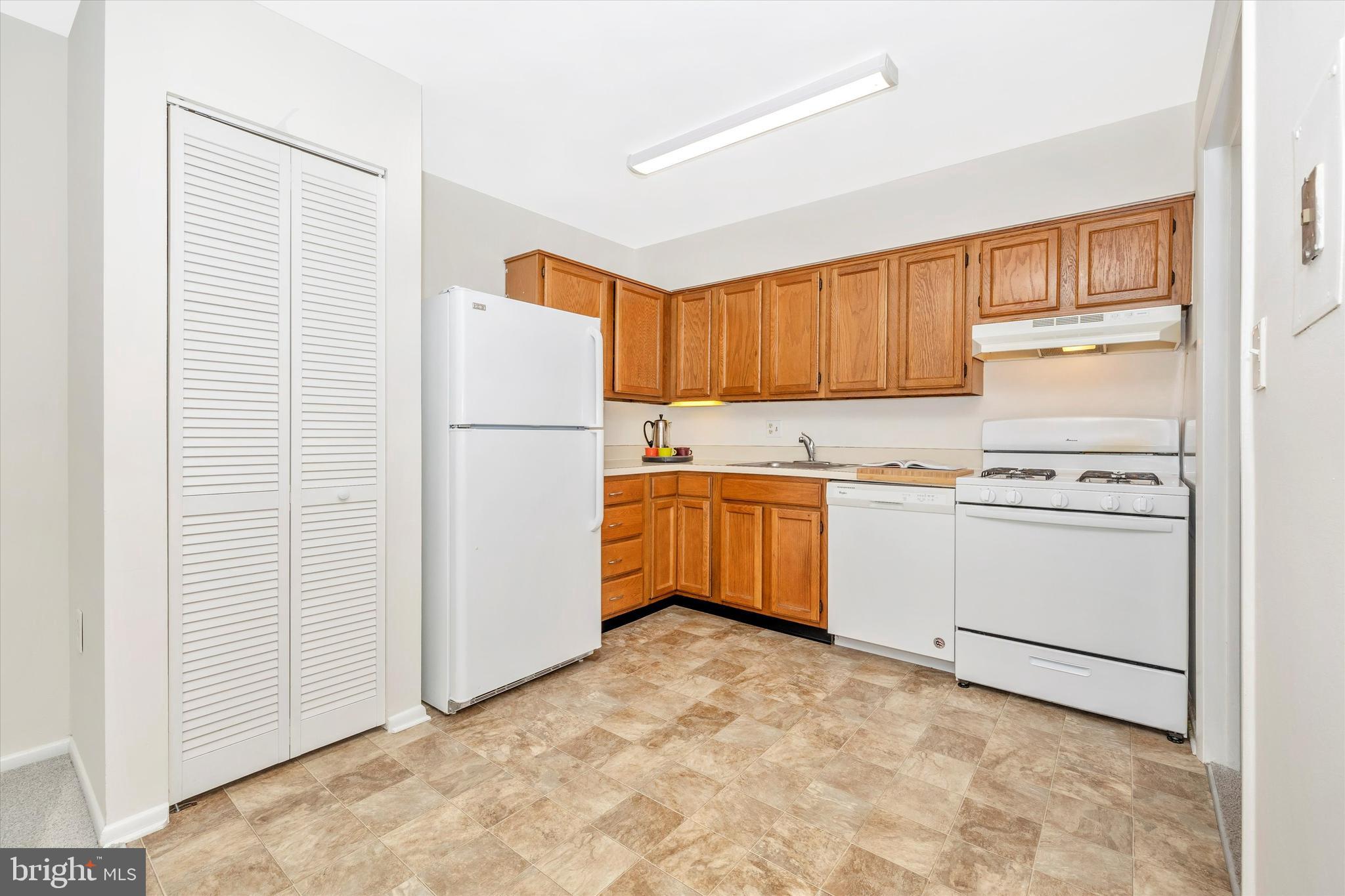 NORTH CREEK VIL - Residential