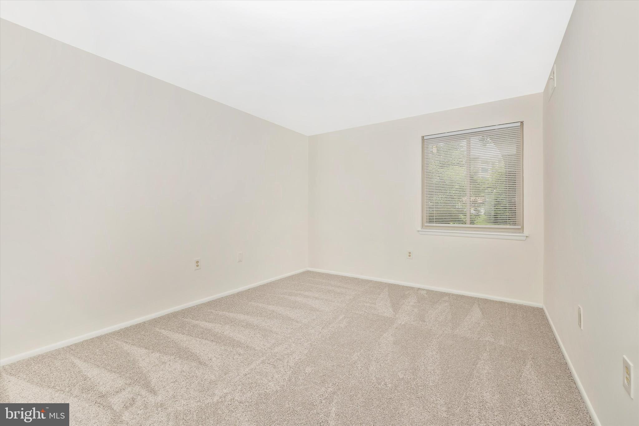 NORTH CREEK VIL - Residential