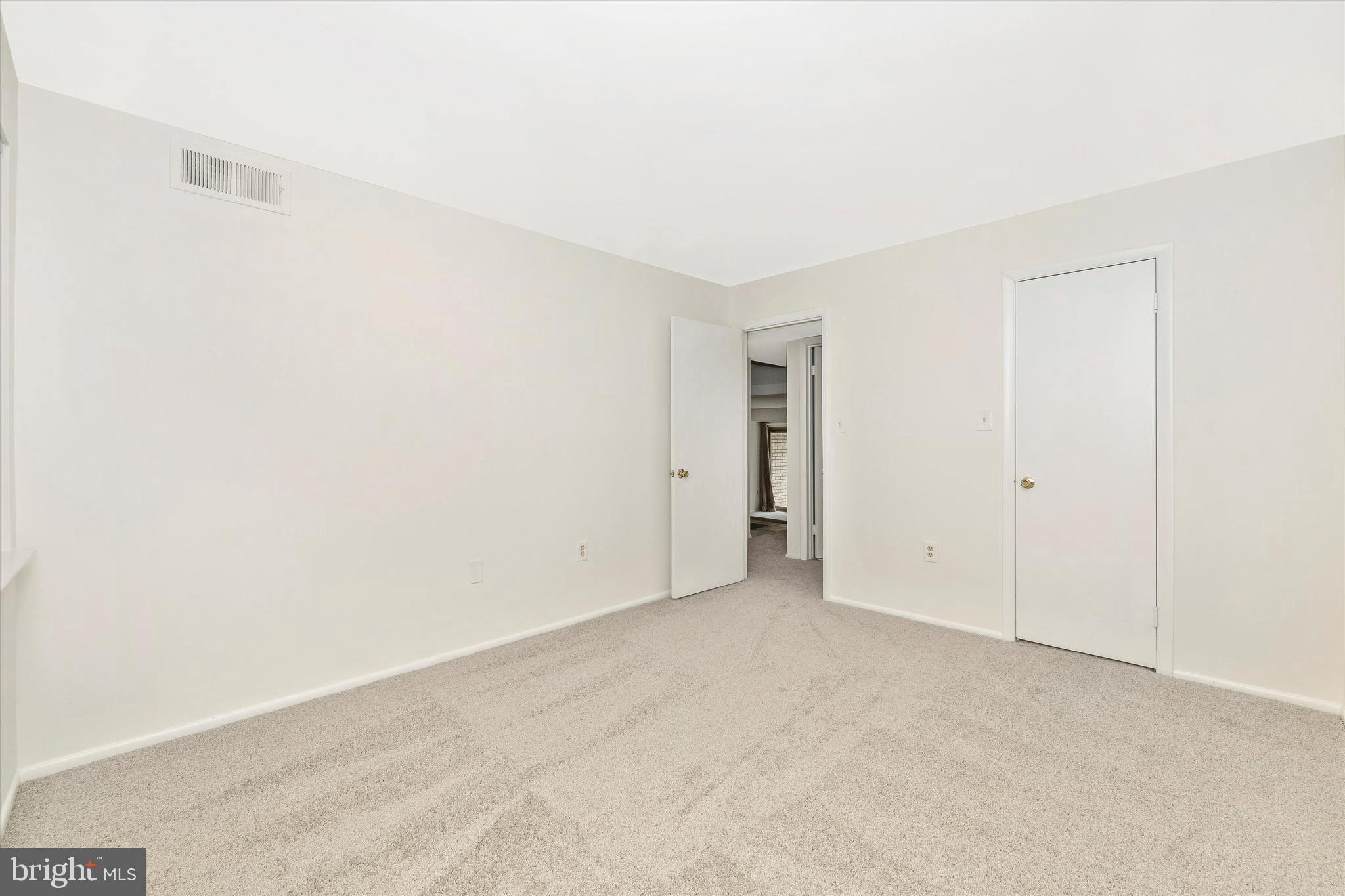 NORTH CREEK VIL - Residential