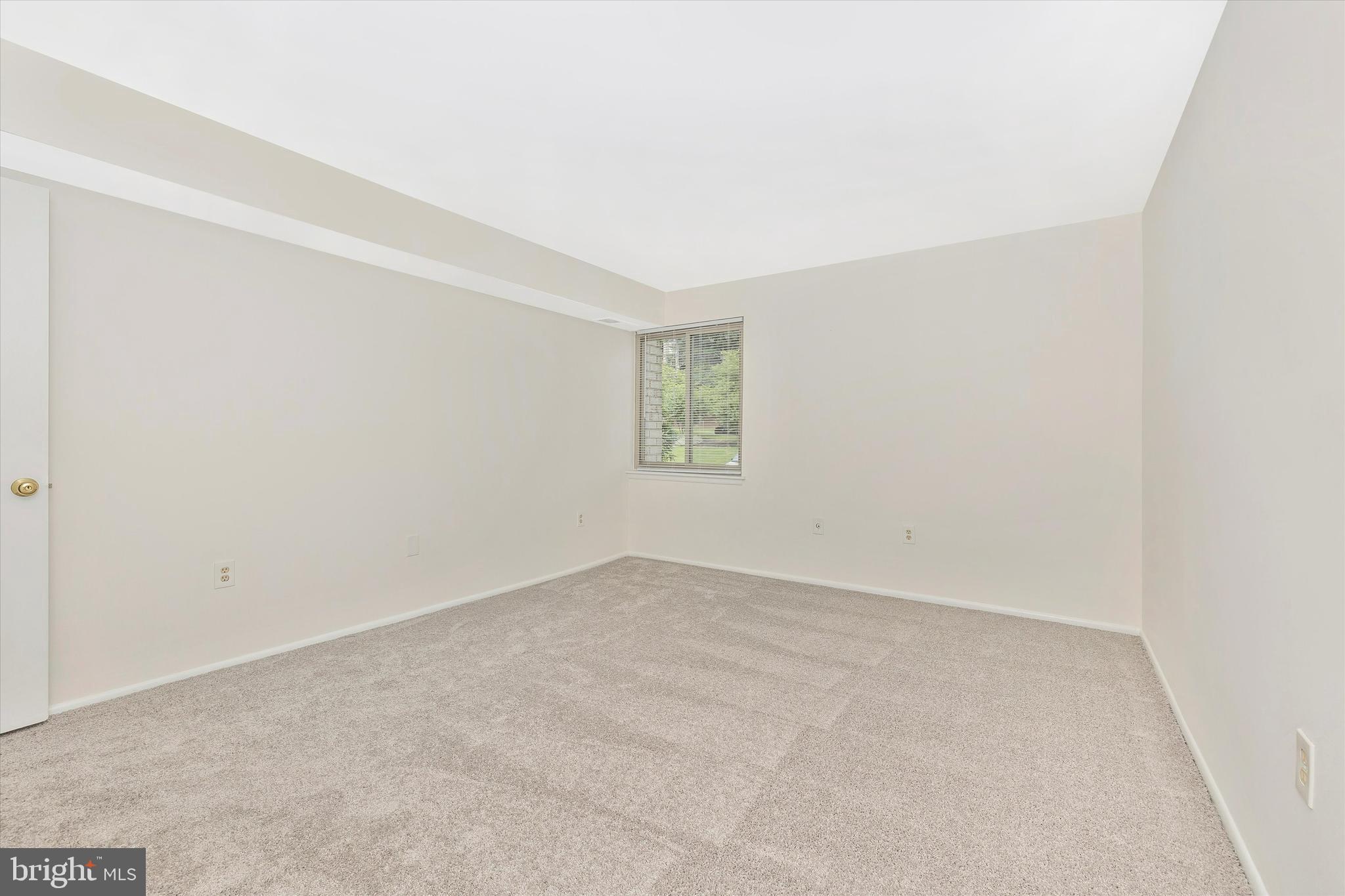 NORTH CREEK VIL - Residential