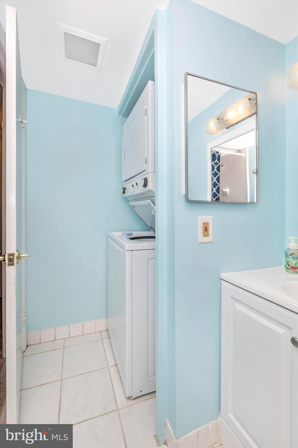 NORTH CREEK VIL - Residential