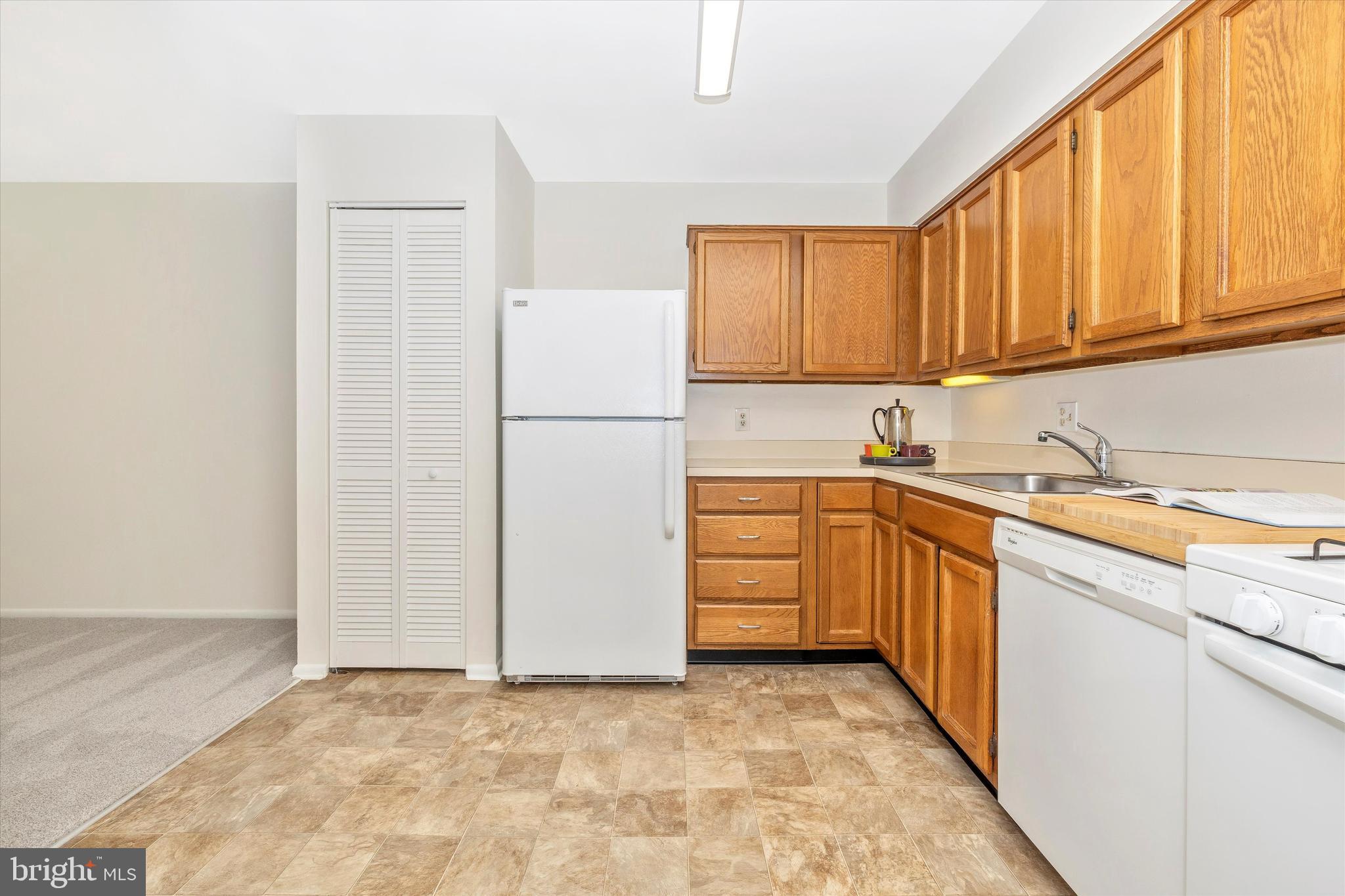 NORTH CREEK VIL - Residential