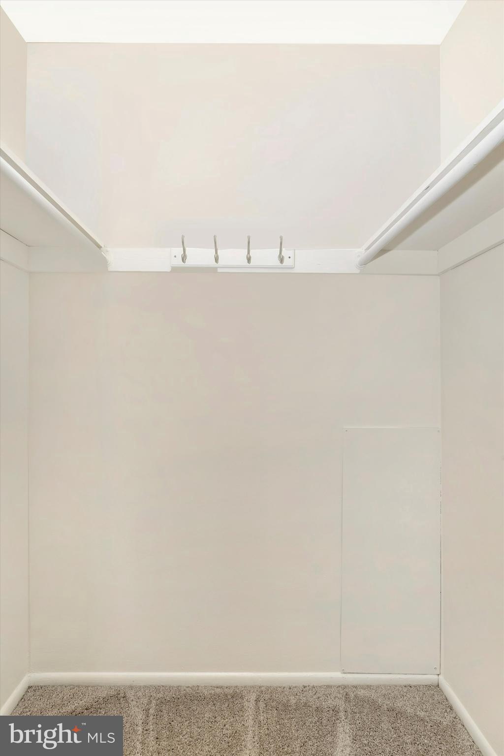 NORTH CREEK VIL - Residential