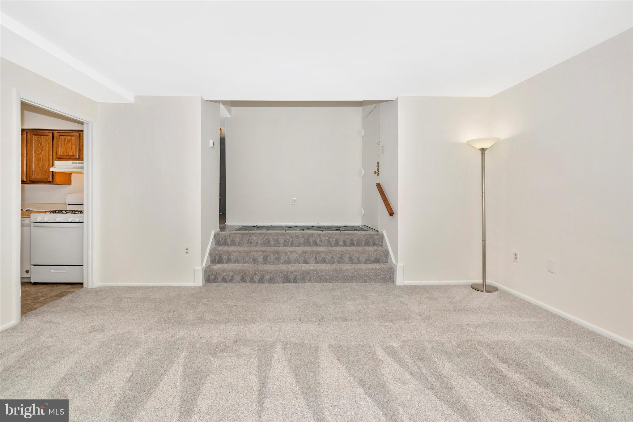 NORTH CREEK VIL - Residential