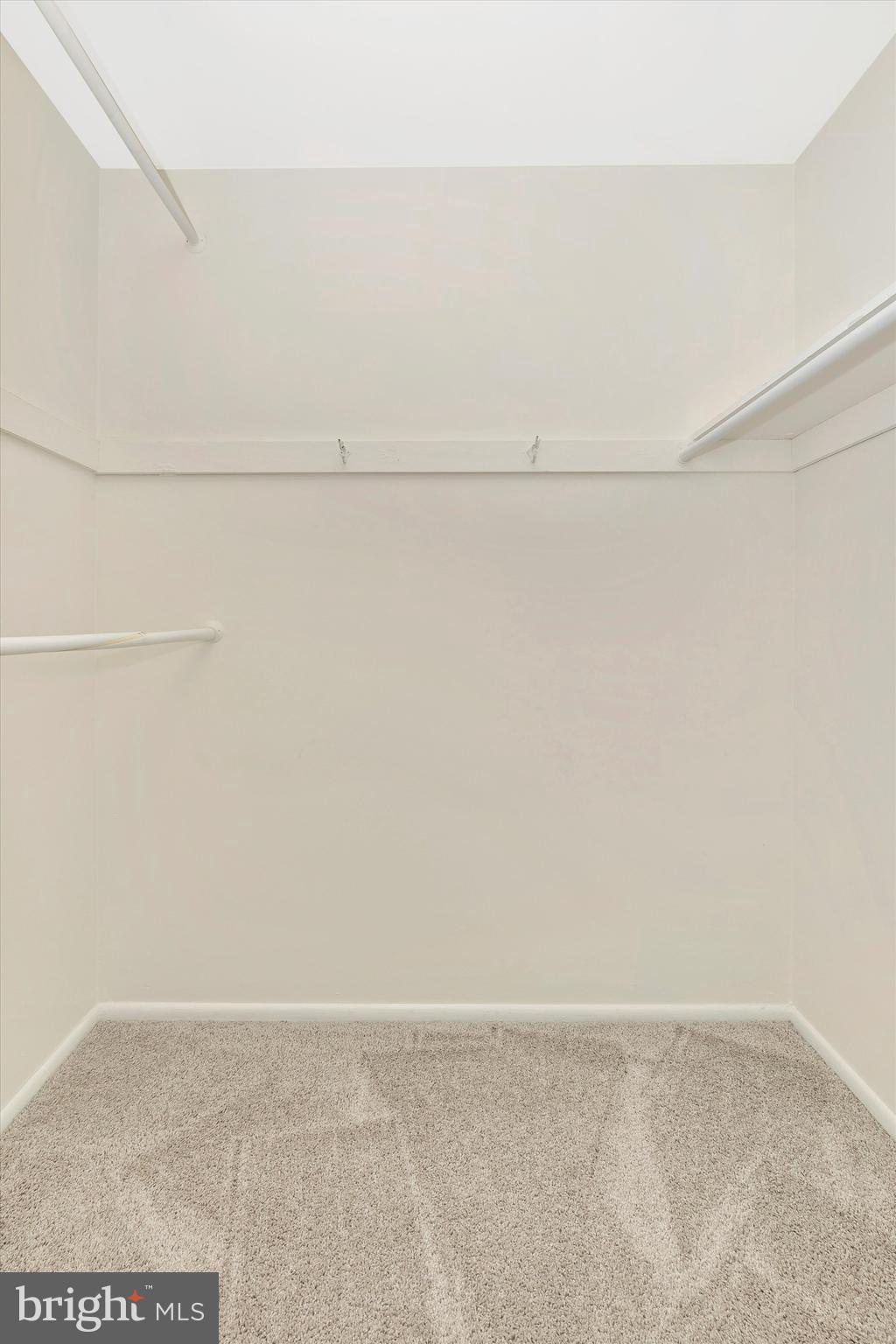 NORTH CREEK VIL - Residential