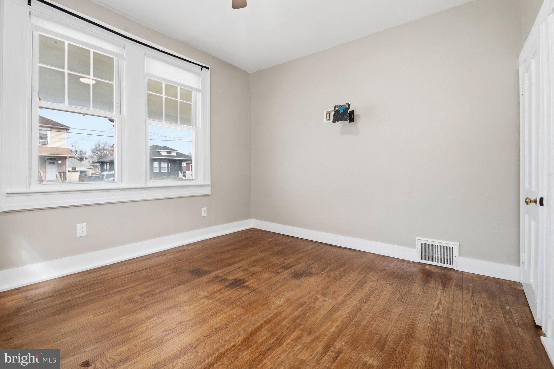 WEST HALETHORPE - Residential