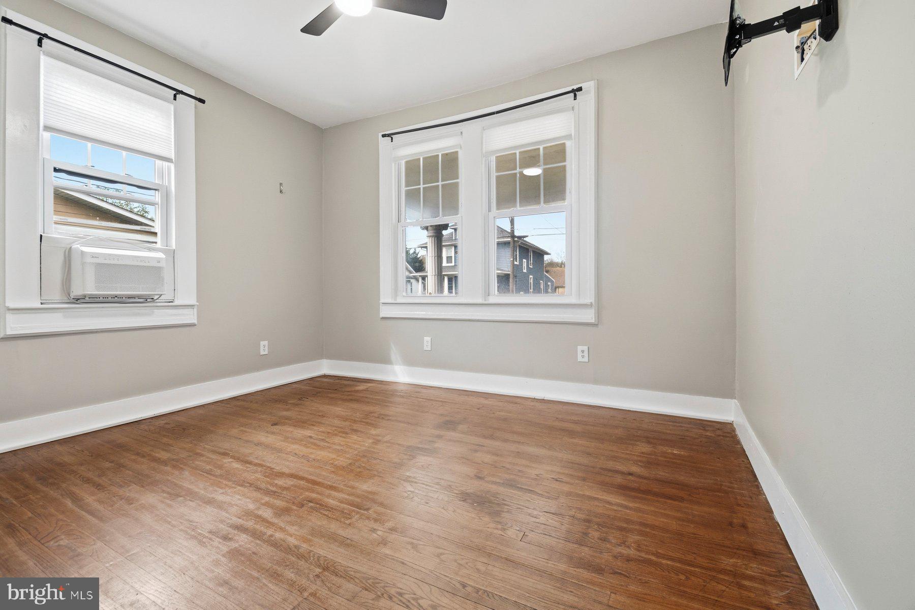 WEST HALETHORPE - Residential