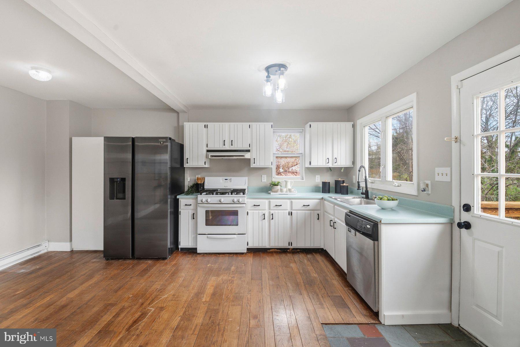 WEST HALETHORPE - Residential