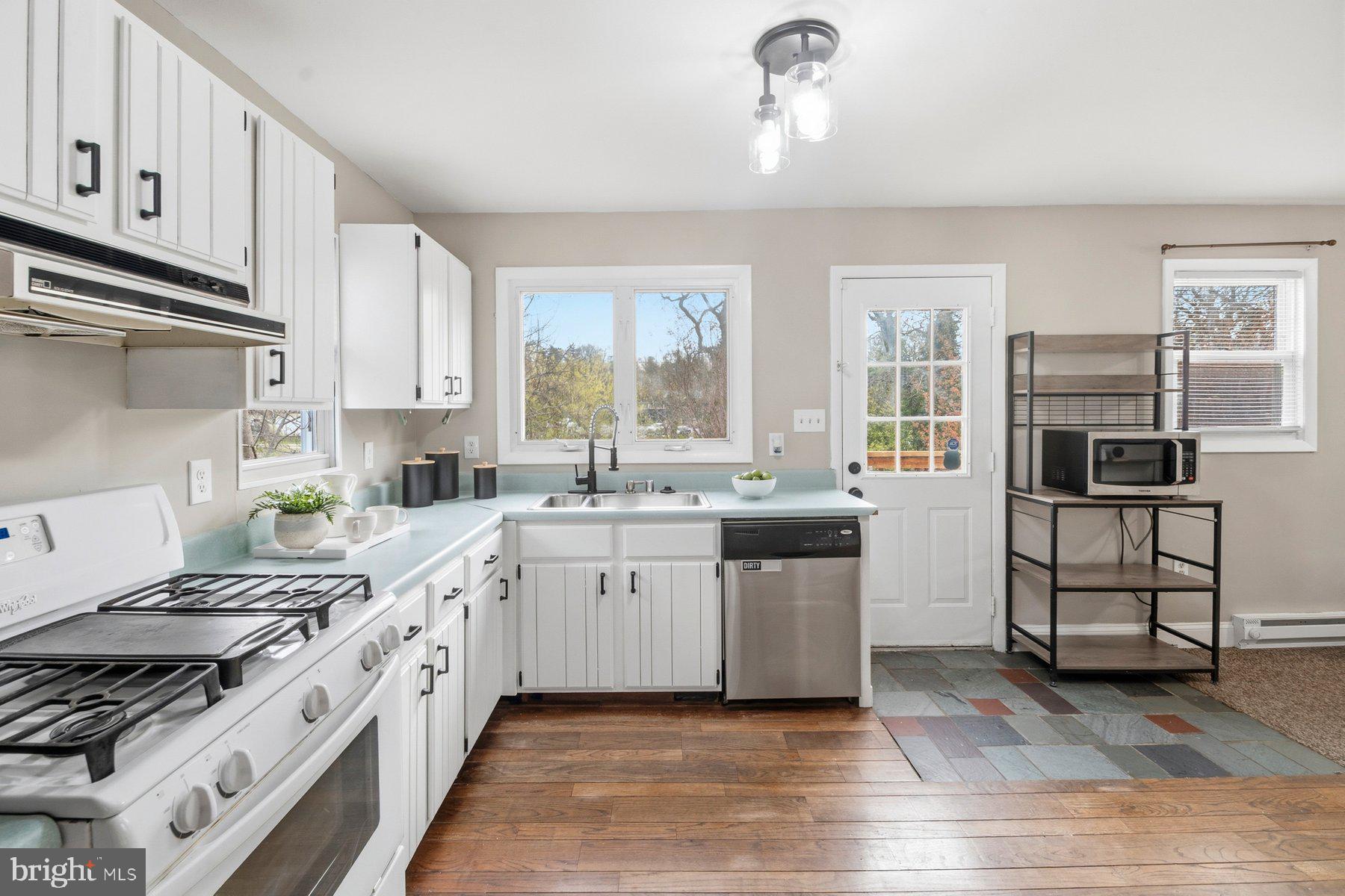 WEST HALETHORPE - Residential