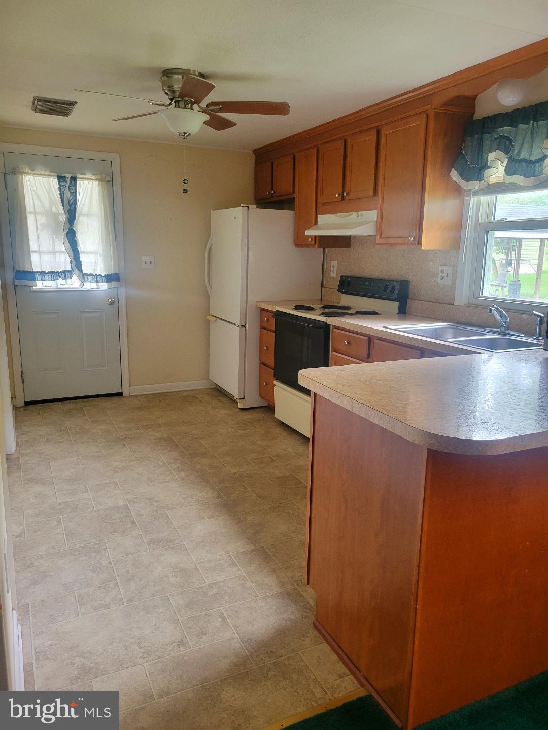 WALNUT GROVE - Residential