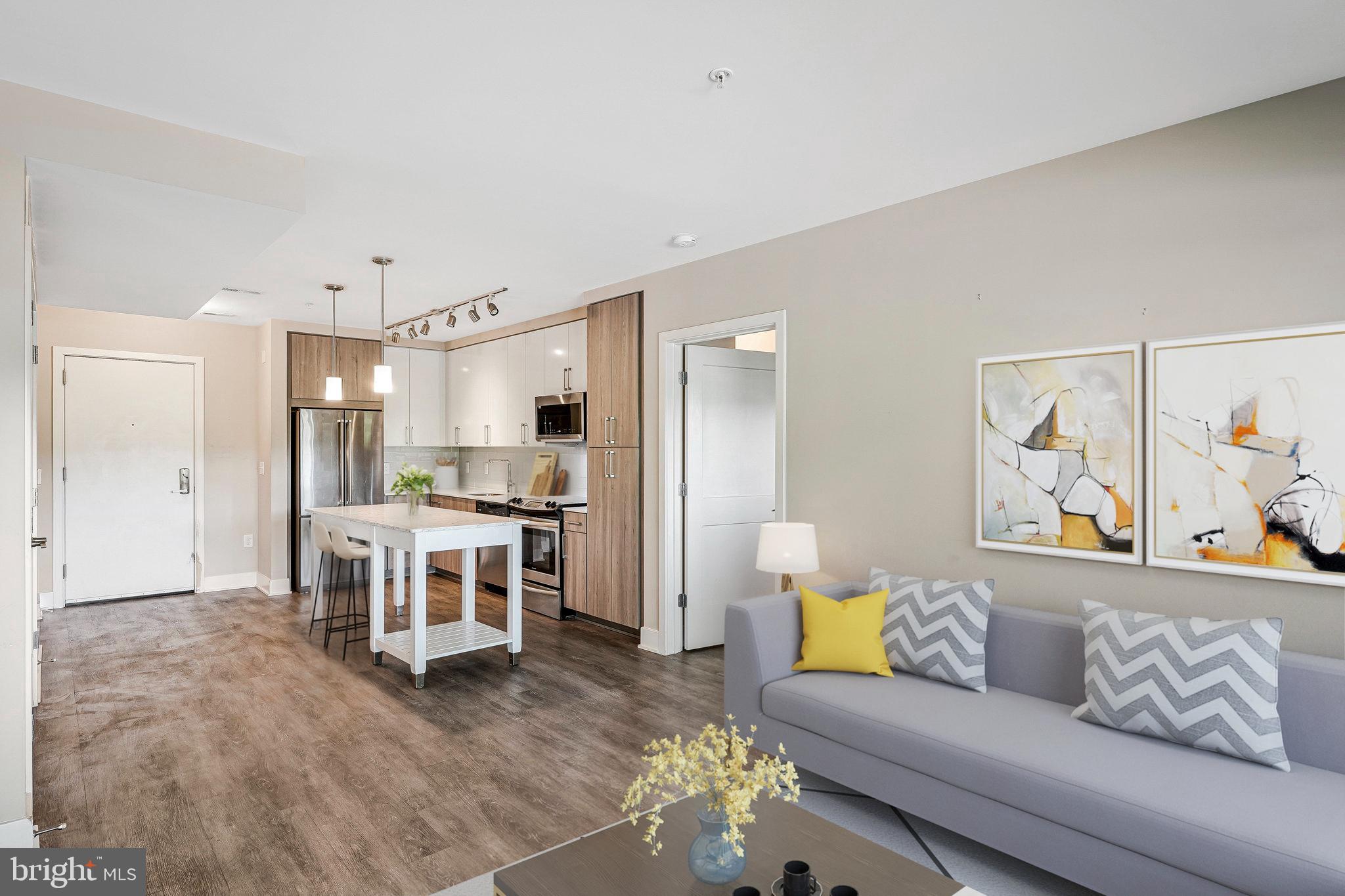 145 RIVERHAVEN DRIVE 021