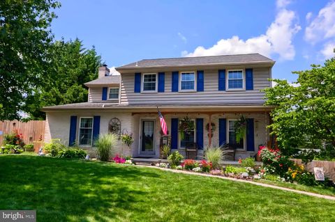 Photo of 209 Oxford Drive, LITITZ, PA 17543 (MLS # PALA2070826)