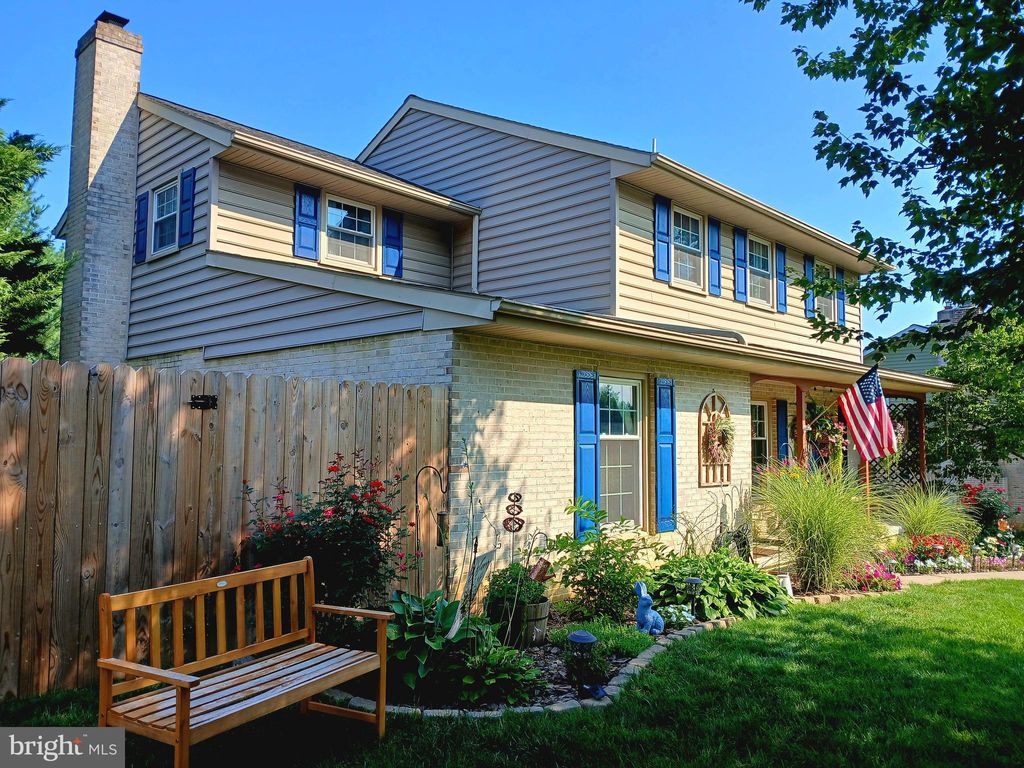 Photo of 209 Oxford Drive, LITITZ, PA 17543 (MLS # PALA2070826)