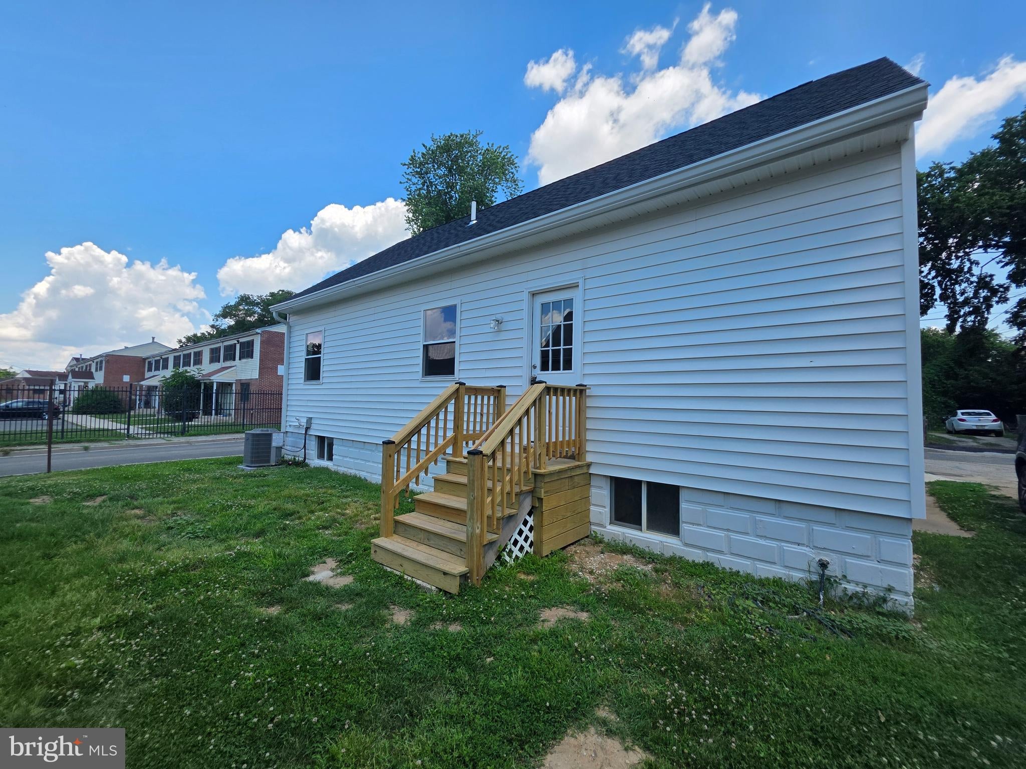 75 HEDGE STREET