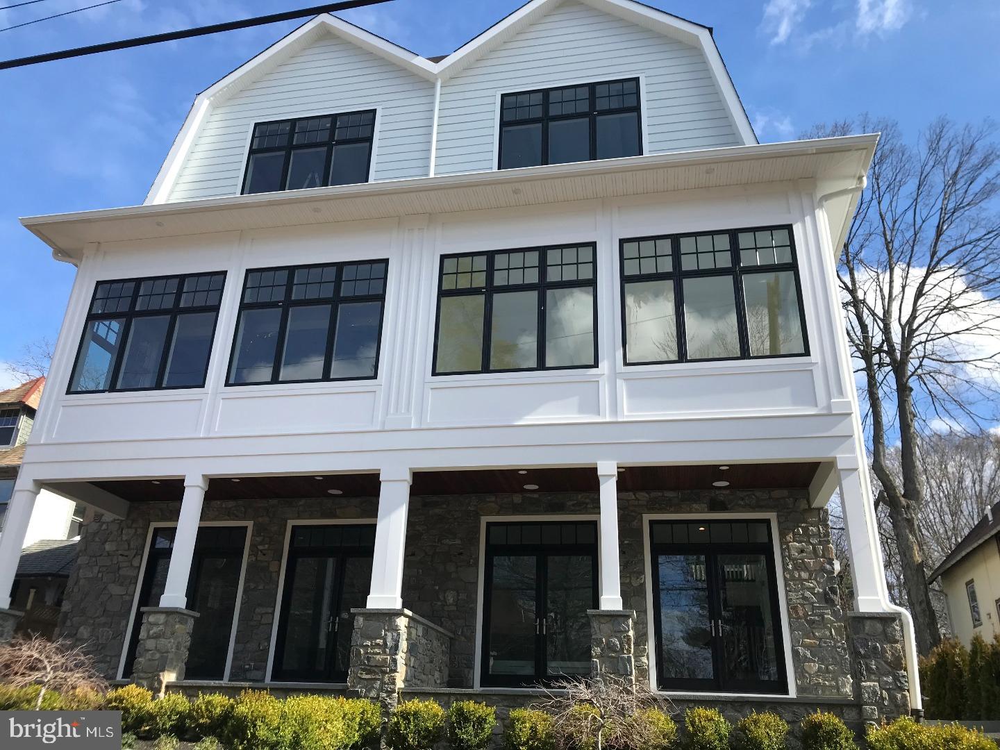 CHESTNUT HILL - Residential
