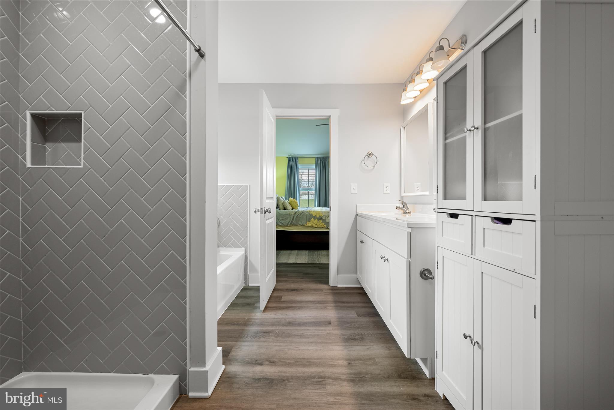 MILTON'S LANDING - Residential