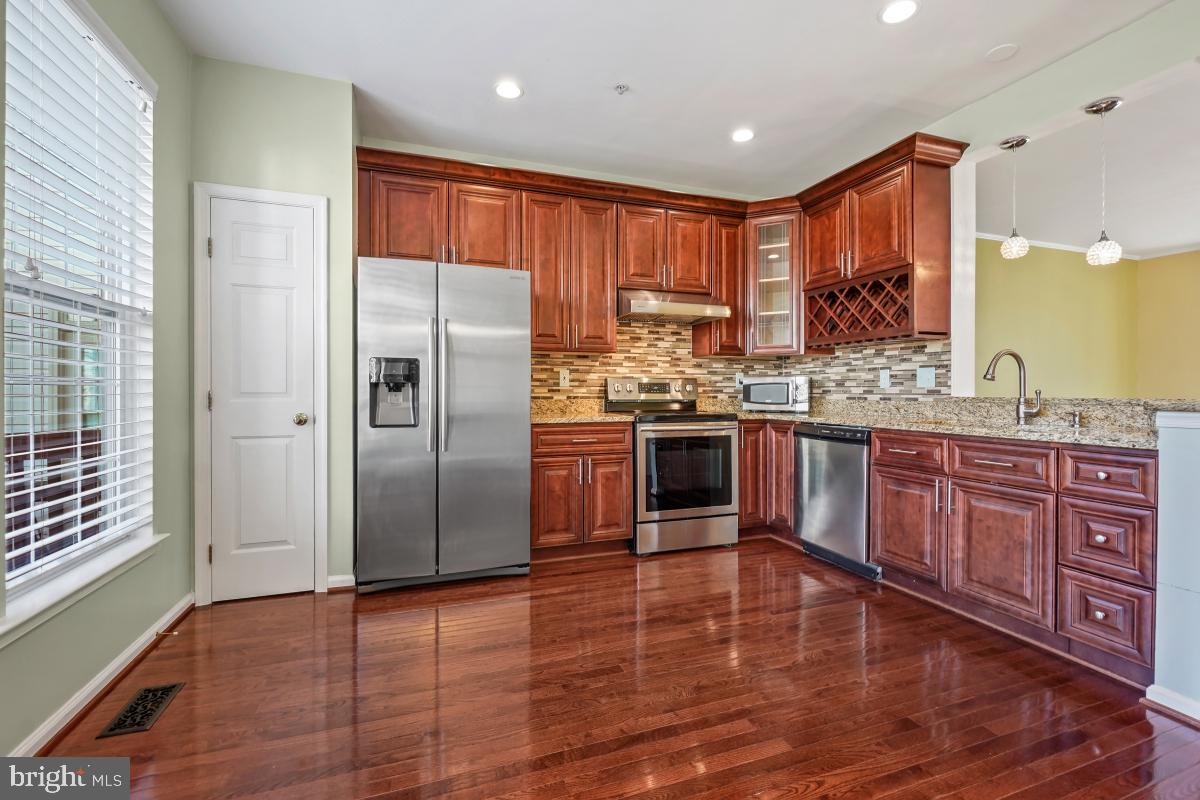 PAPILLON - Residential Lease