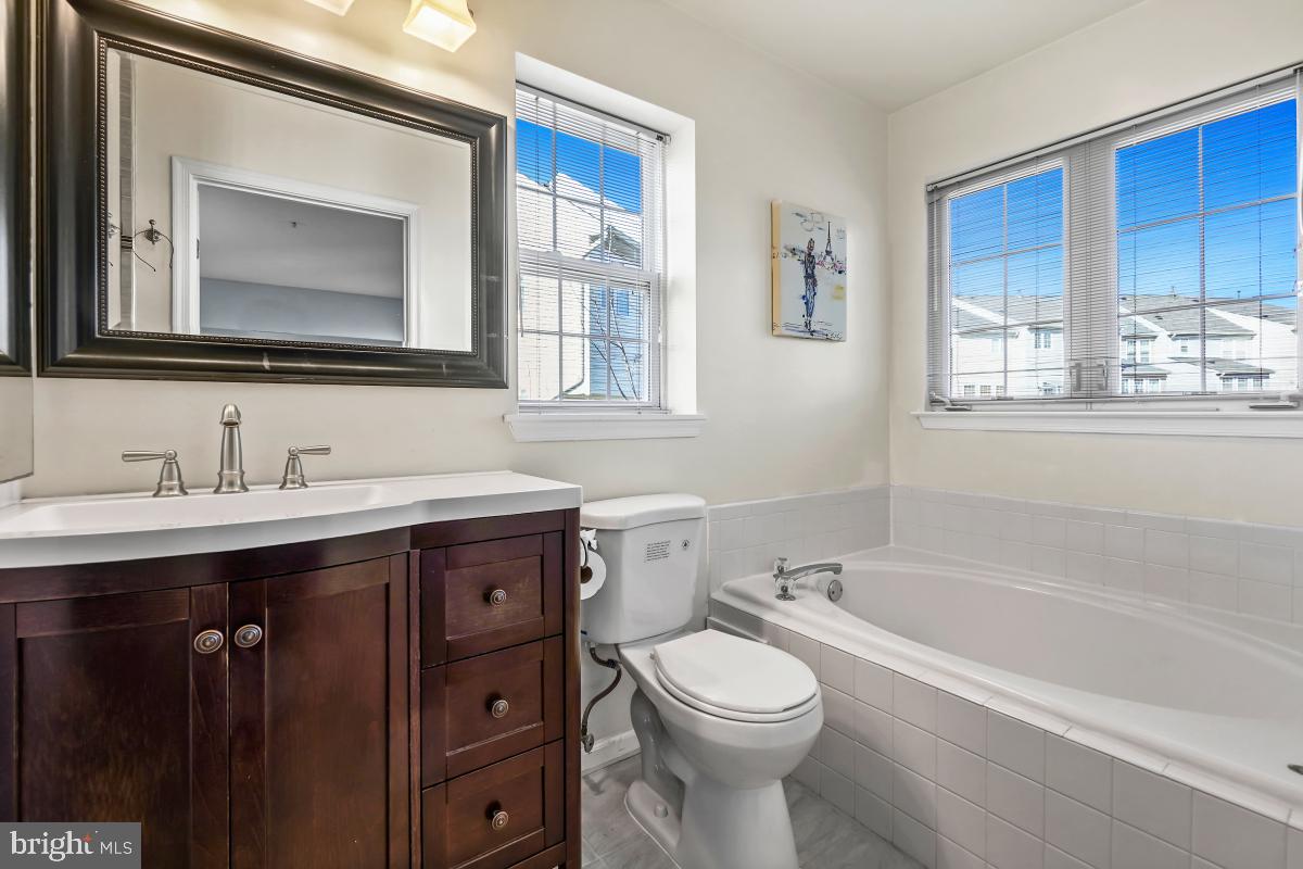 PAPILLON - Residential Lease