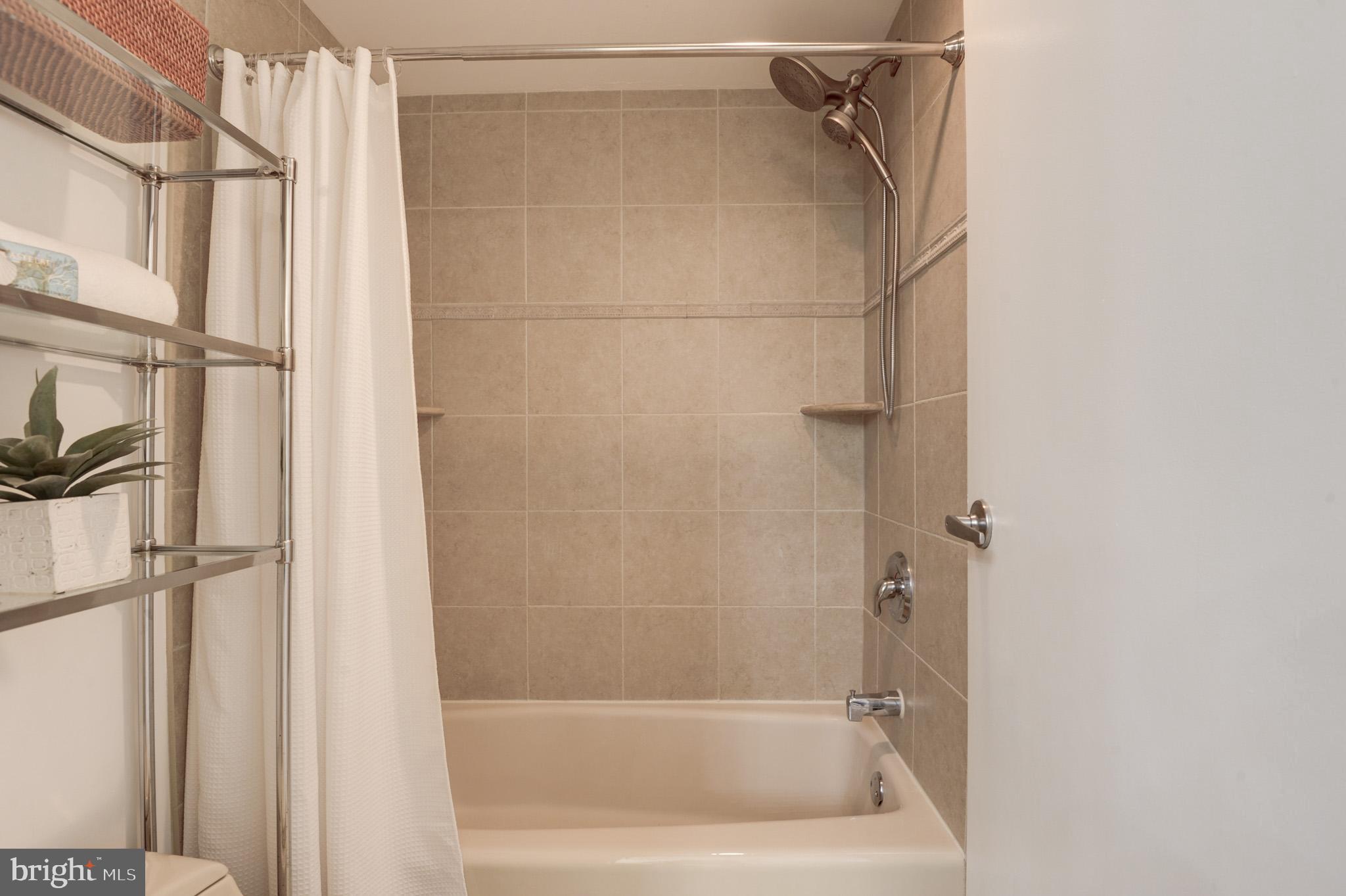 ATRIUM CONDO - Residential