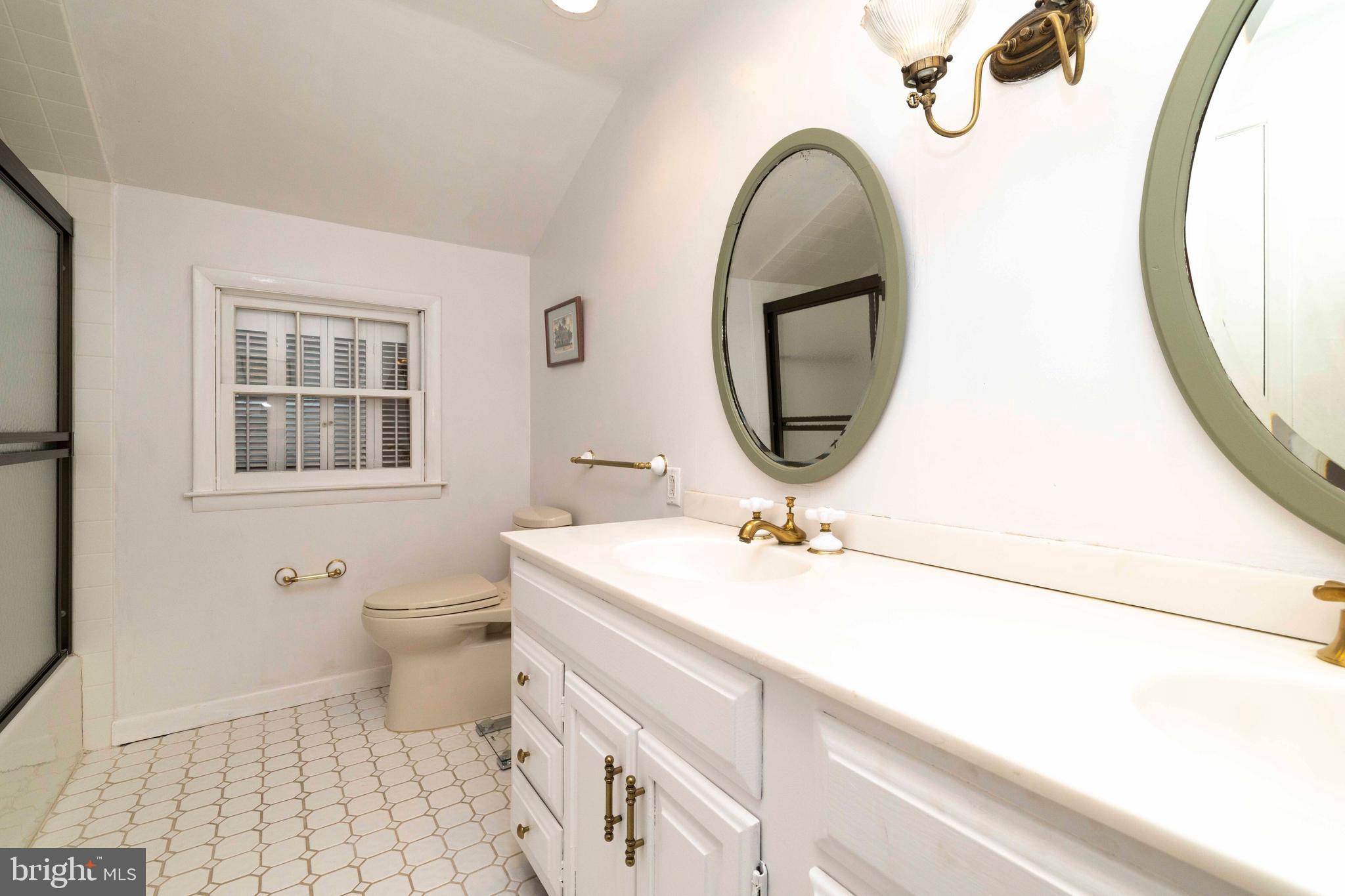 HUNTINGDON VALLEY - Residential