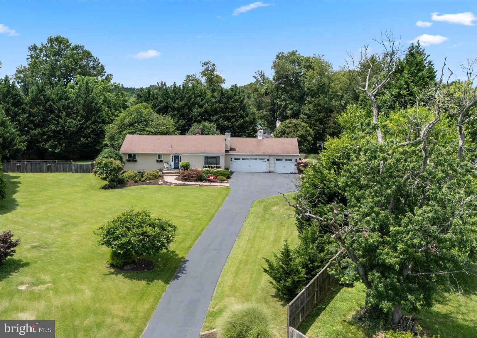 2400 PEACHSTONE COURT