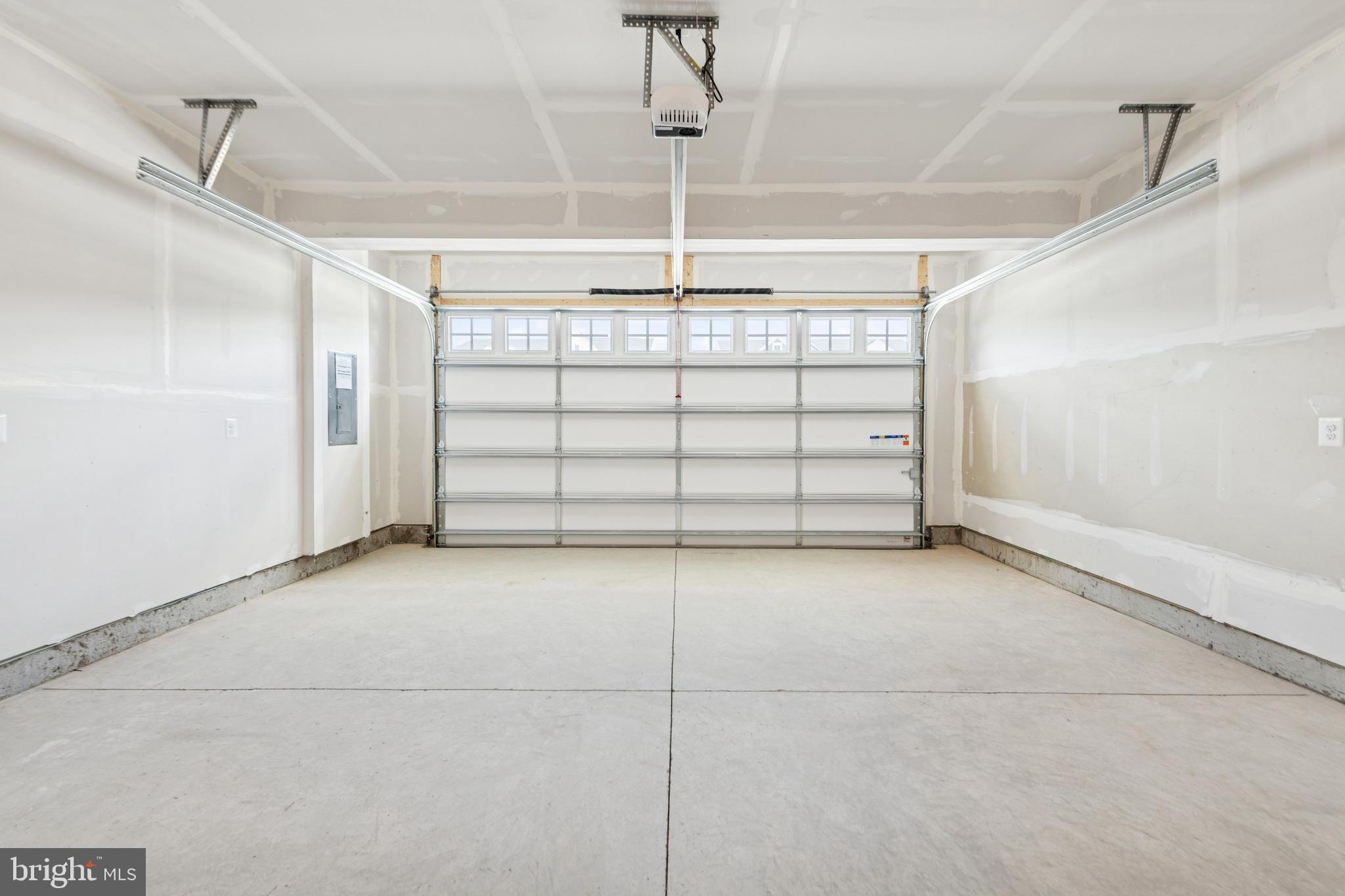 BAY KNOLLS - Residential