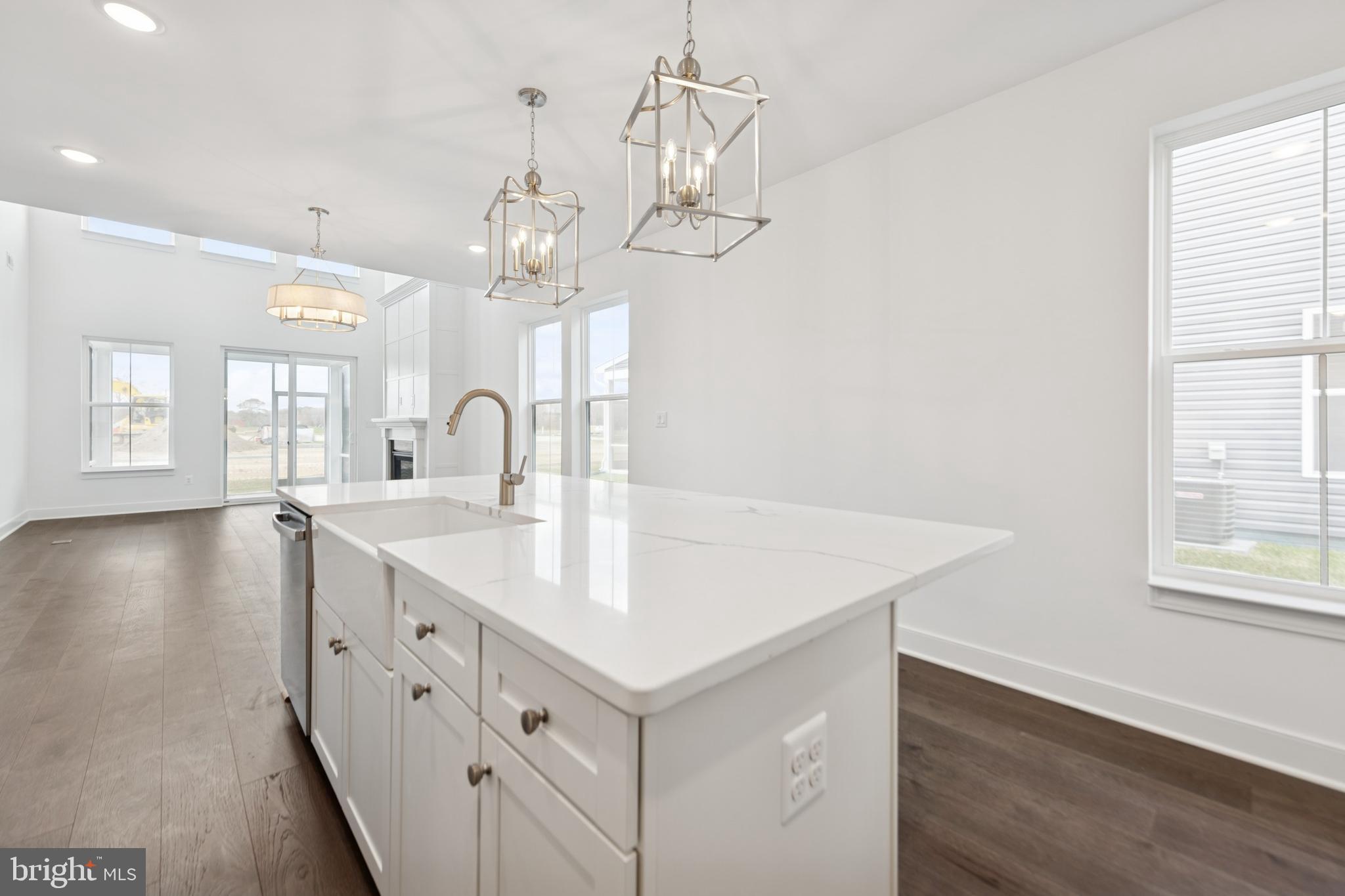 BAY KNOLLS - Residential