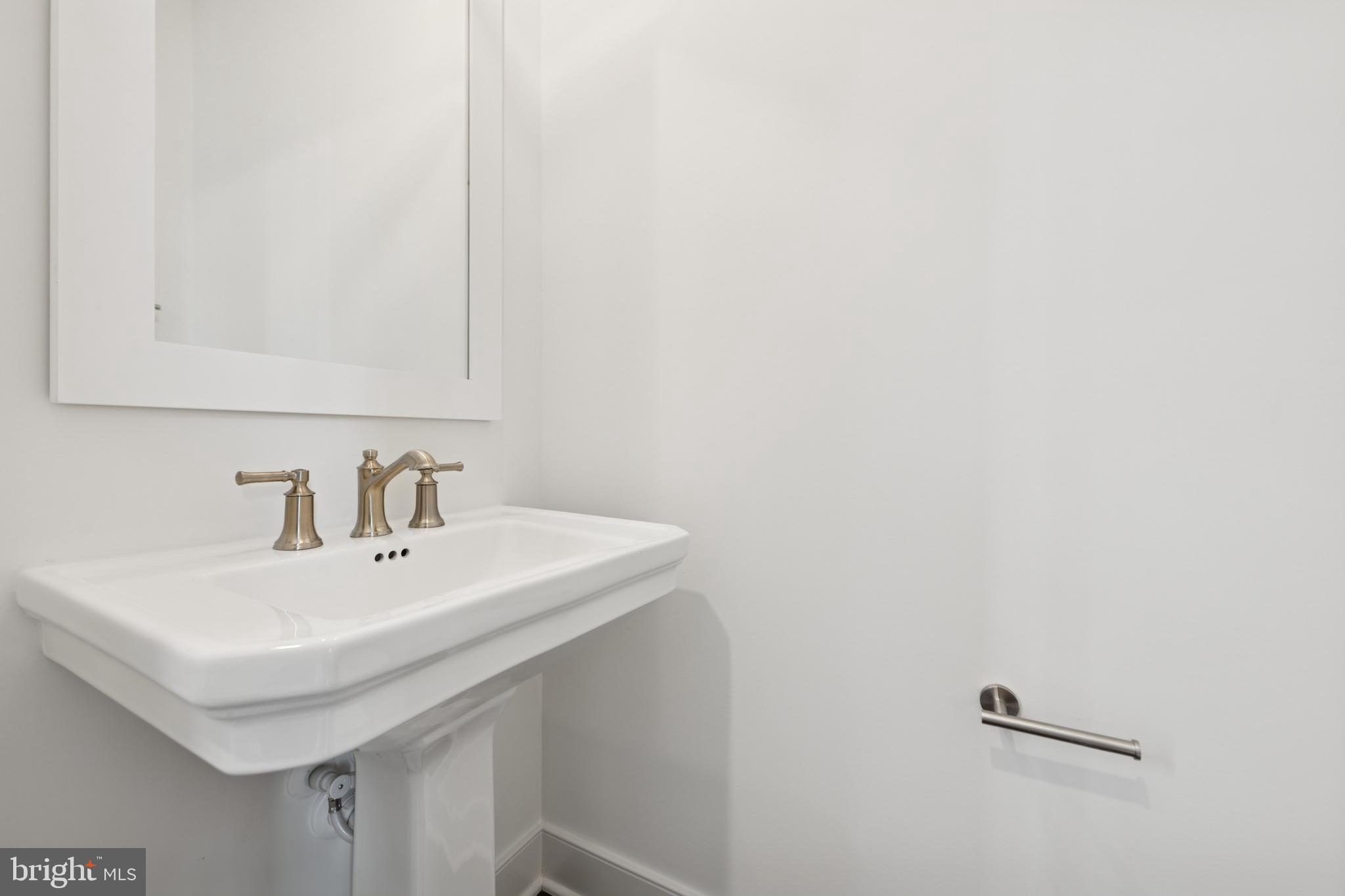 BAY KNOLLS - Residential