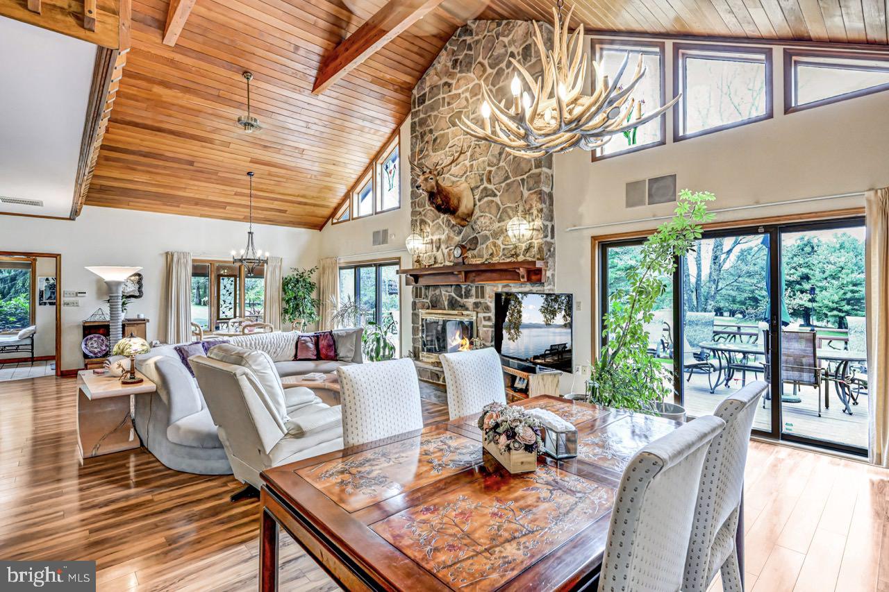 SPLIT ROCK - Residential