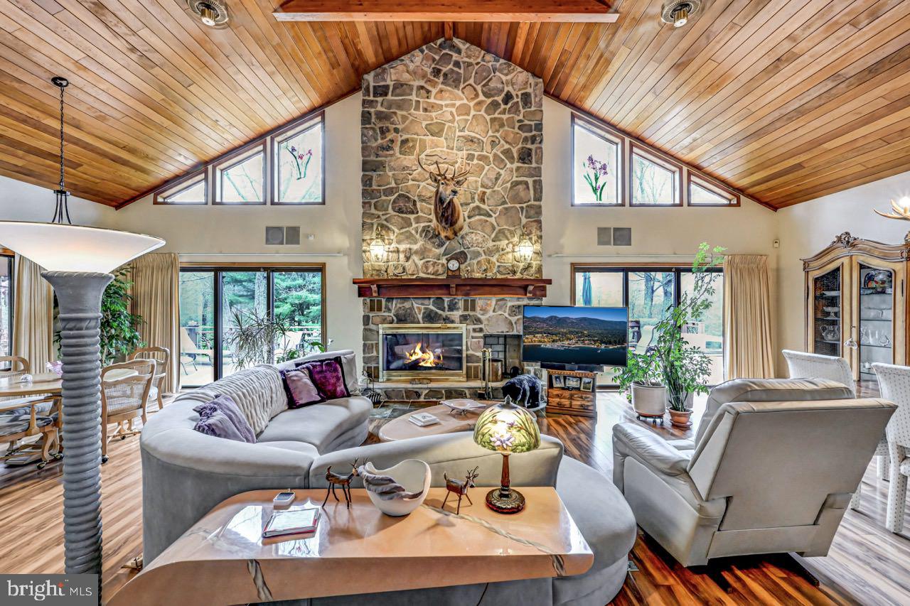 SPLIT ROCK - Residential