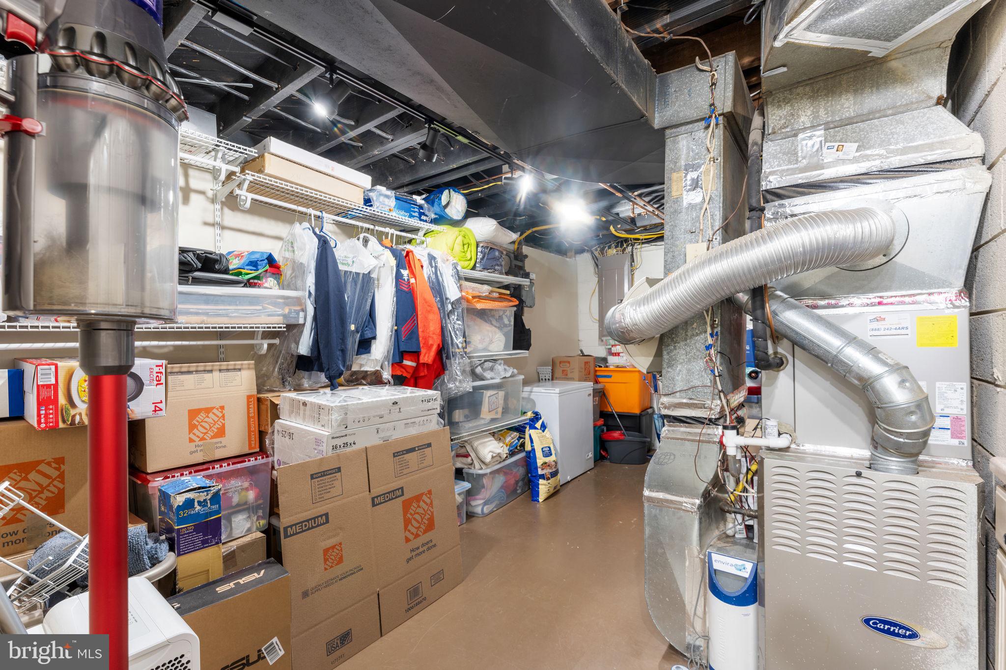 WEST SPRINGFIELD - Residential