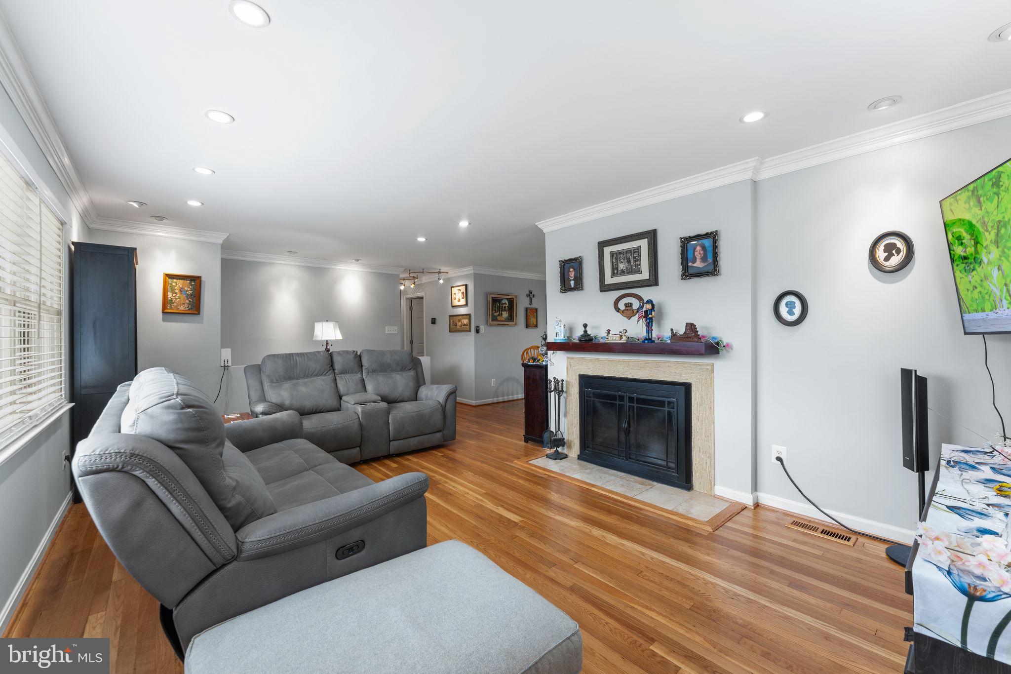 WEST SPRINGFIELD - Residential