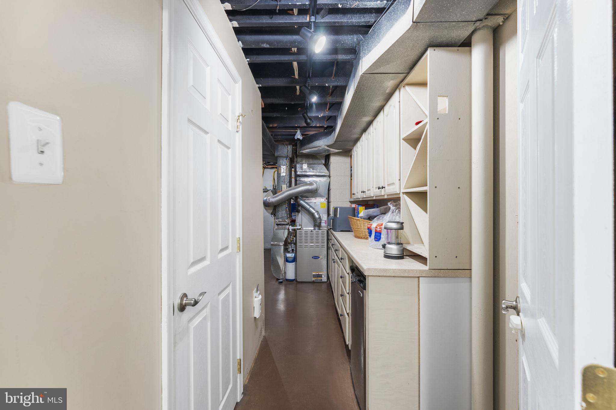 WEST SPRINGFIELD - Residential