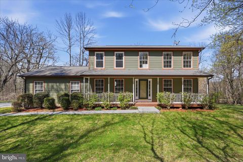 Photo of 22009 Blue Ridge Mtn Road, PARIS, VA 20130 (MLS # VACL2006646)
