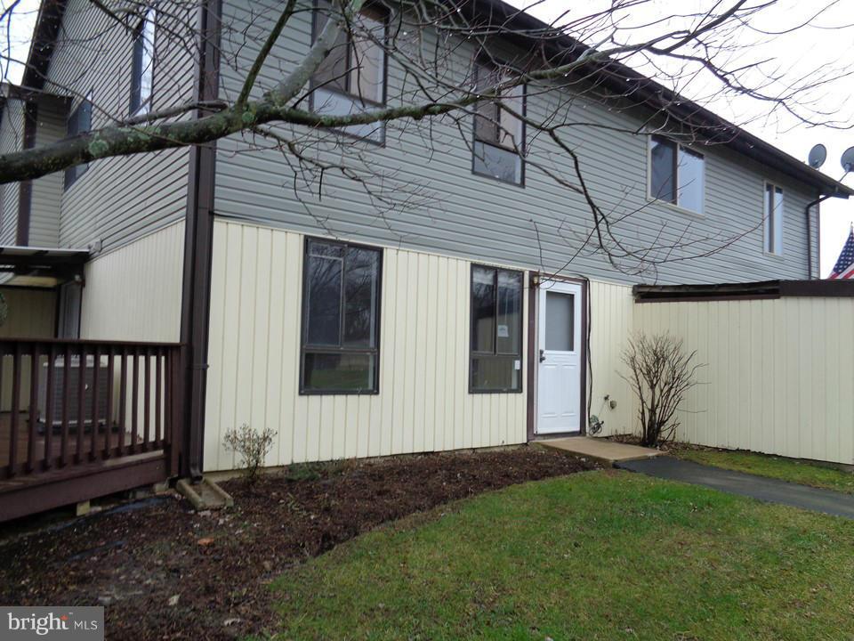 This is a Fannie Mae HomePath Property. Move-In condition with new carpet and paint throughout. Numerous updates including new switches and light fixtures. Community has swimming pool and walking trails. Very convenient location for commuting and shopping. Buy now to take advantage of historically low interest rates.