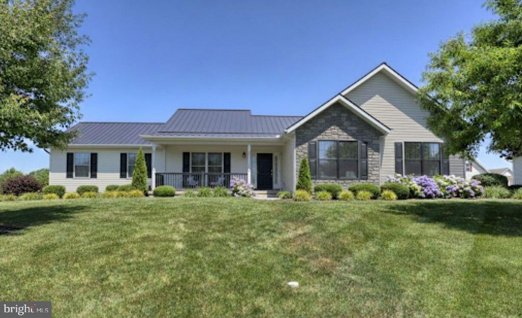 Photo of 2 Rolling Meadow Rd, LEBANON, PA 17046 (MLS # PALN2018058)