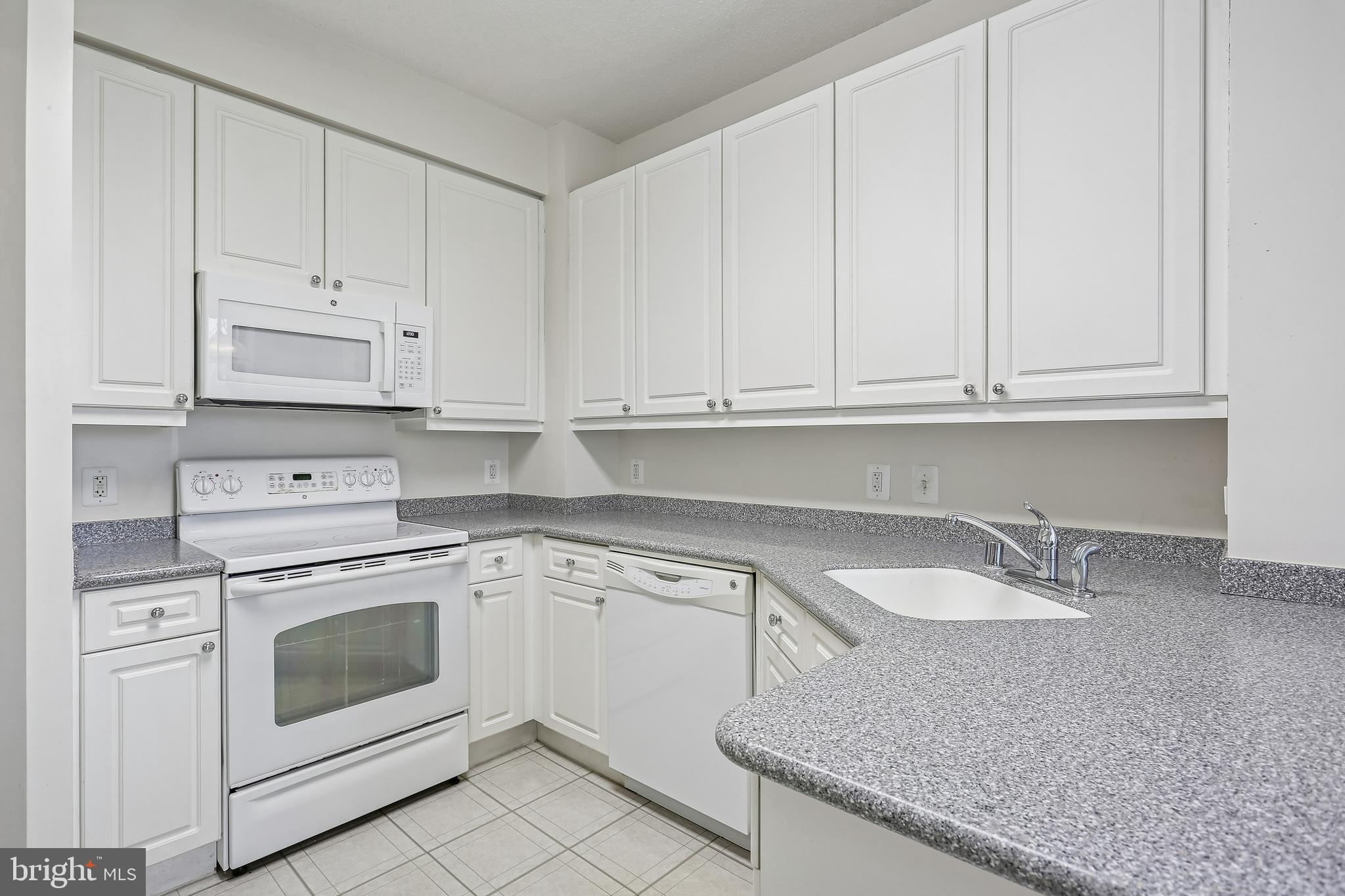 LEISURE WORLD - Residential