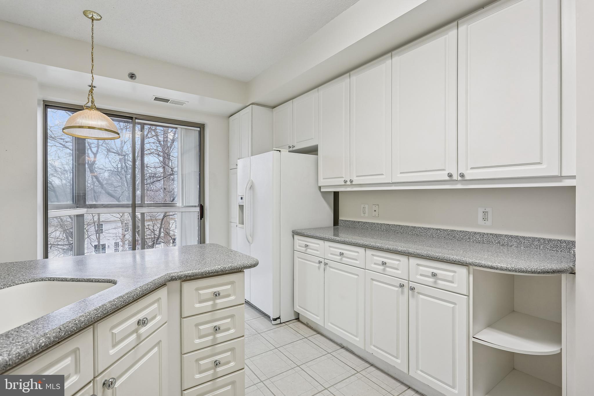 LEISURE WORLD - Residential
