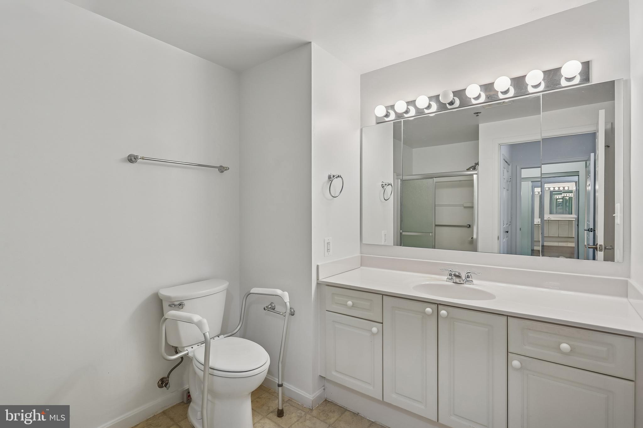 LEISURE WORLD - Residential