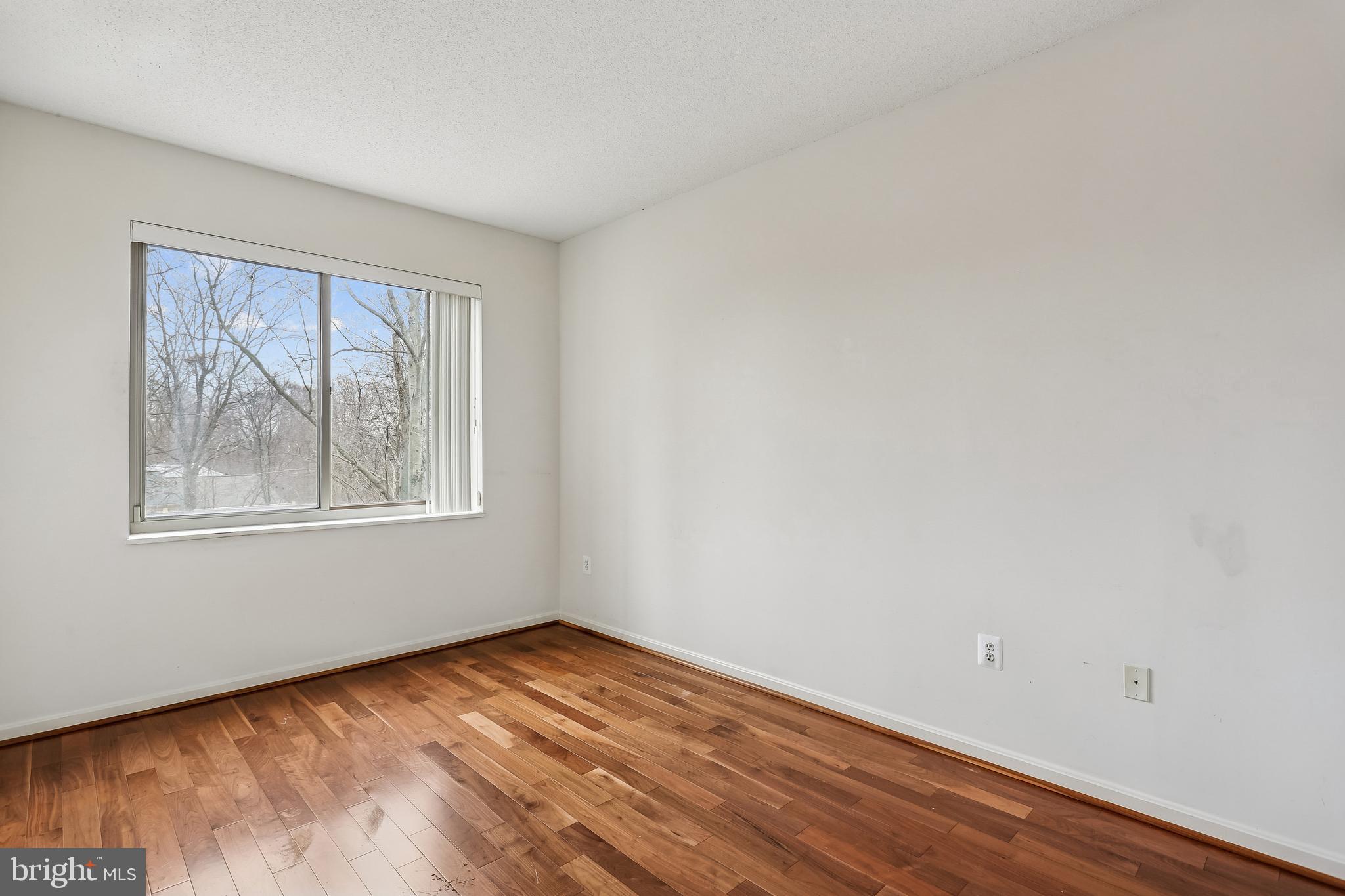LEISURE WORLD - Residential