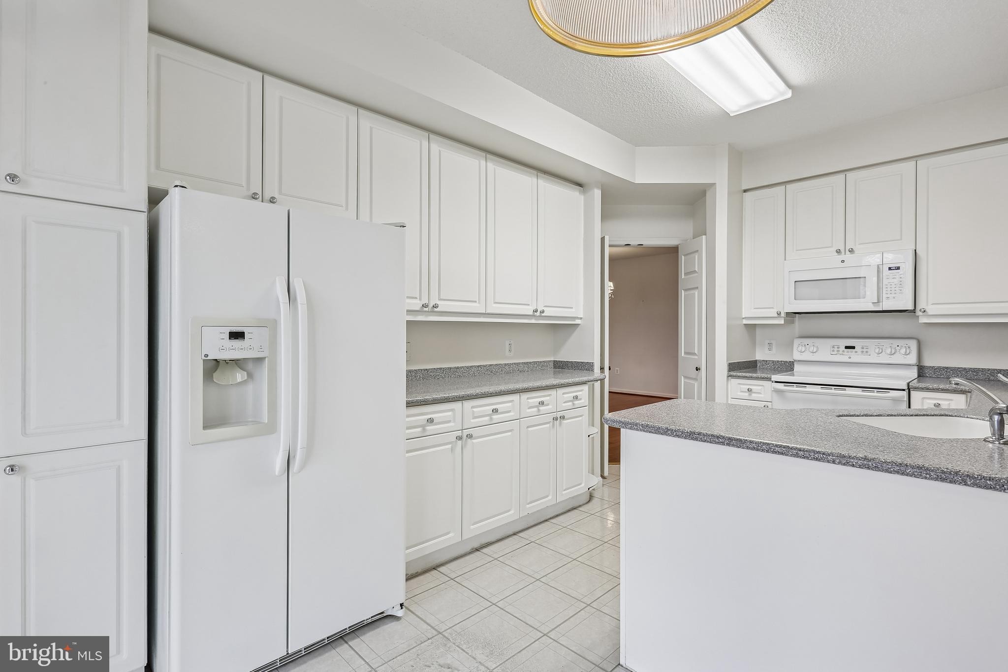 LEISURE WORLD - Residential