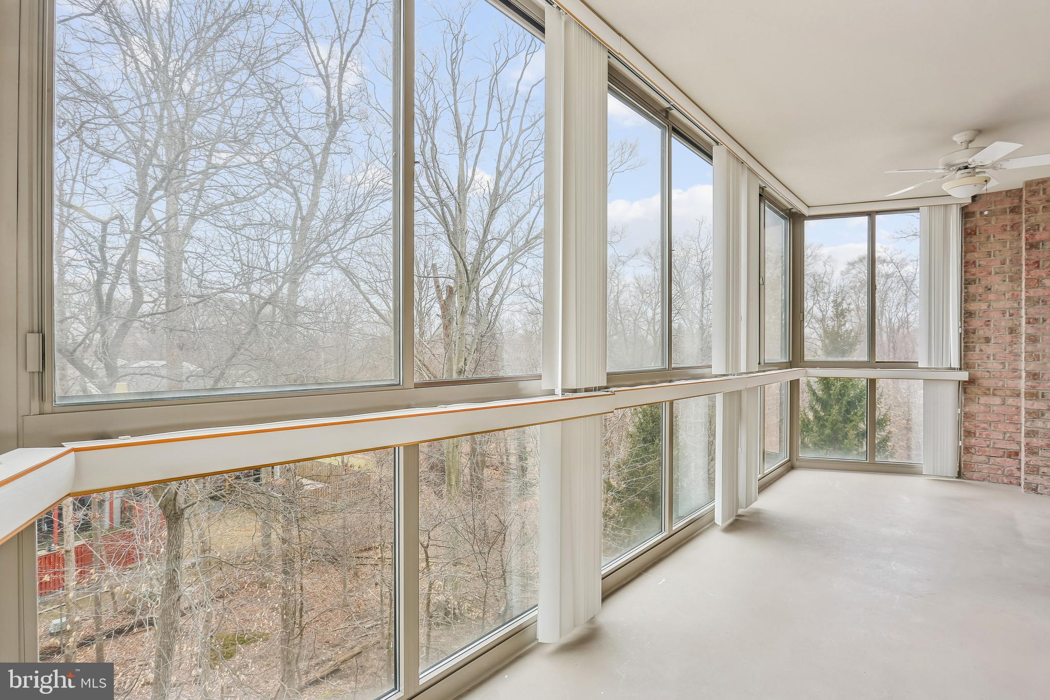LEISURE WORLD - Residential