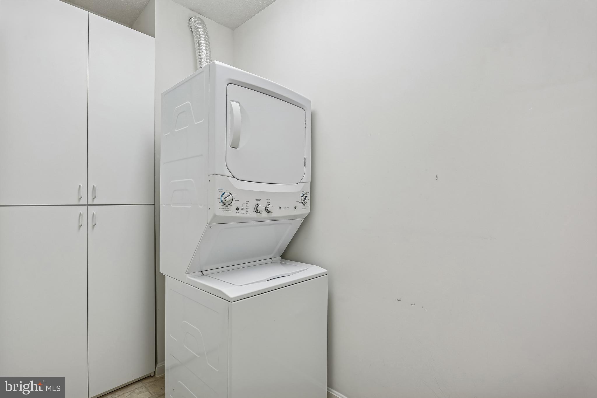 LEISURE WORLD - Residential