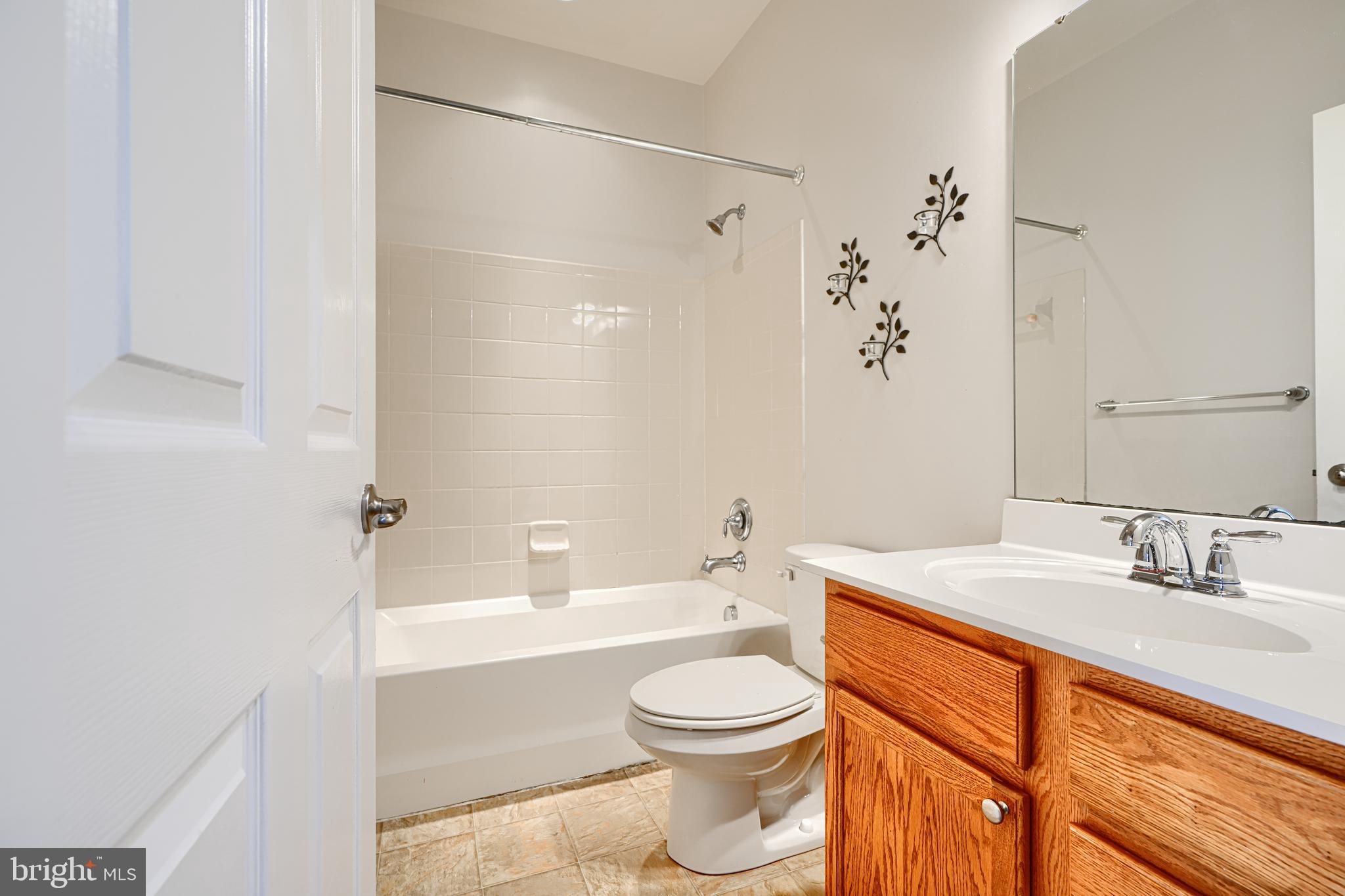 HOWARD SQUARE - Residential Lease