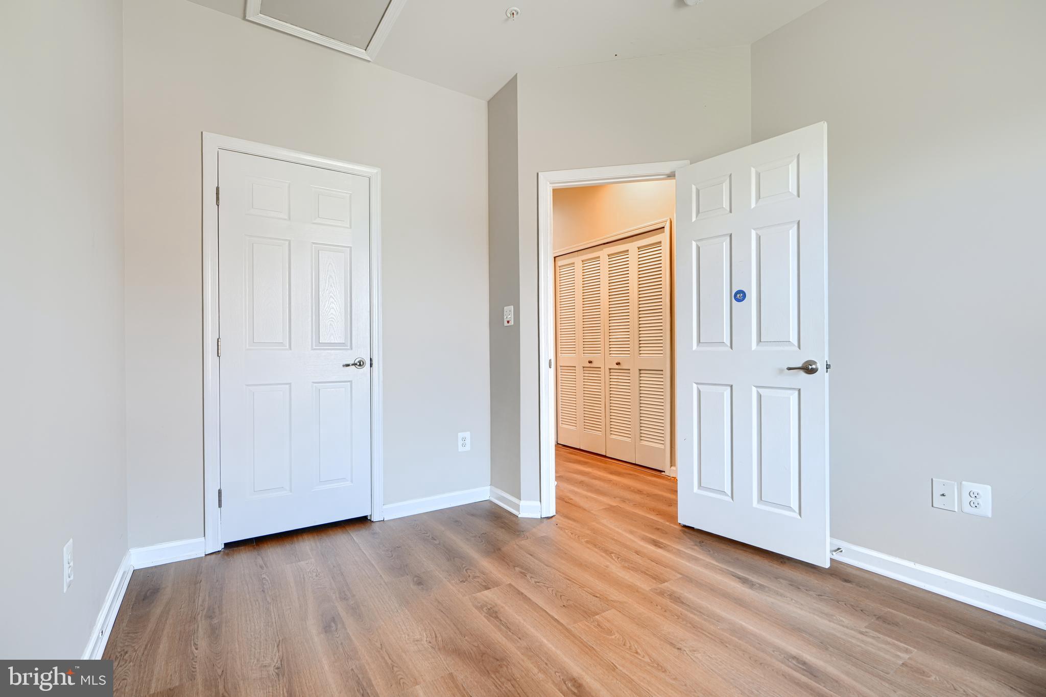 HOWARD SQUARE - Residential Lease