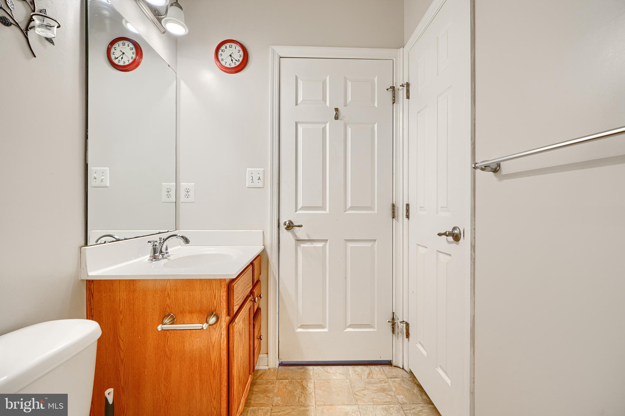 HOWARD SQUARE - Residential Lease