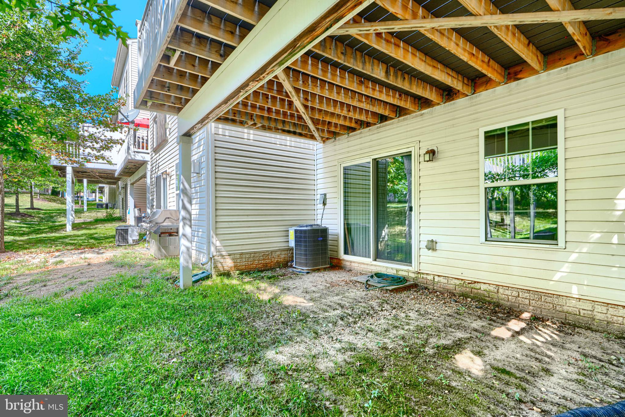 HOWARD SQUARE - Residential Lease