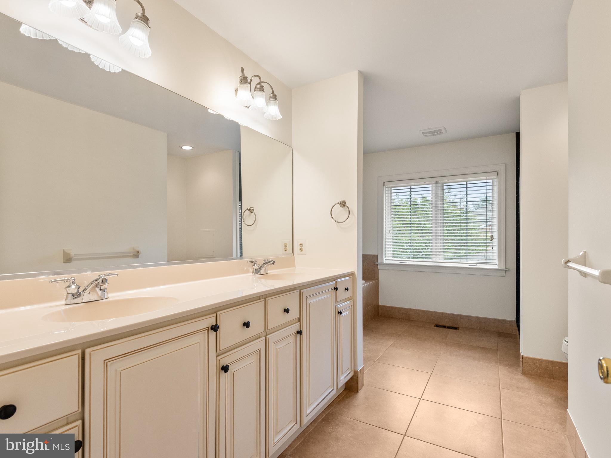 WEATHERSTONE - Residential